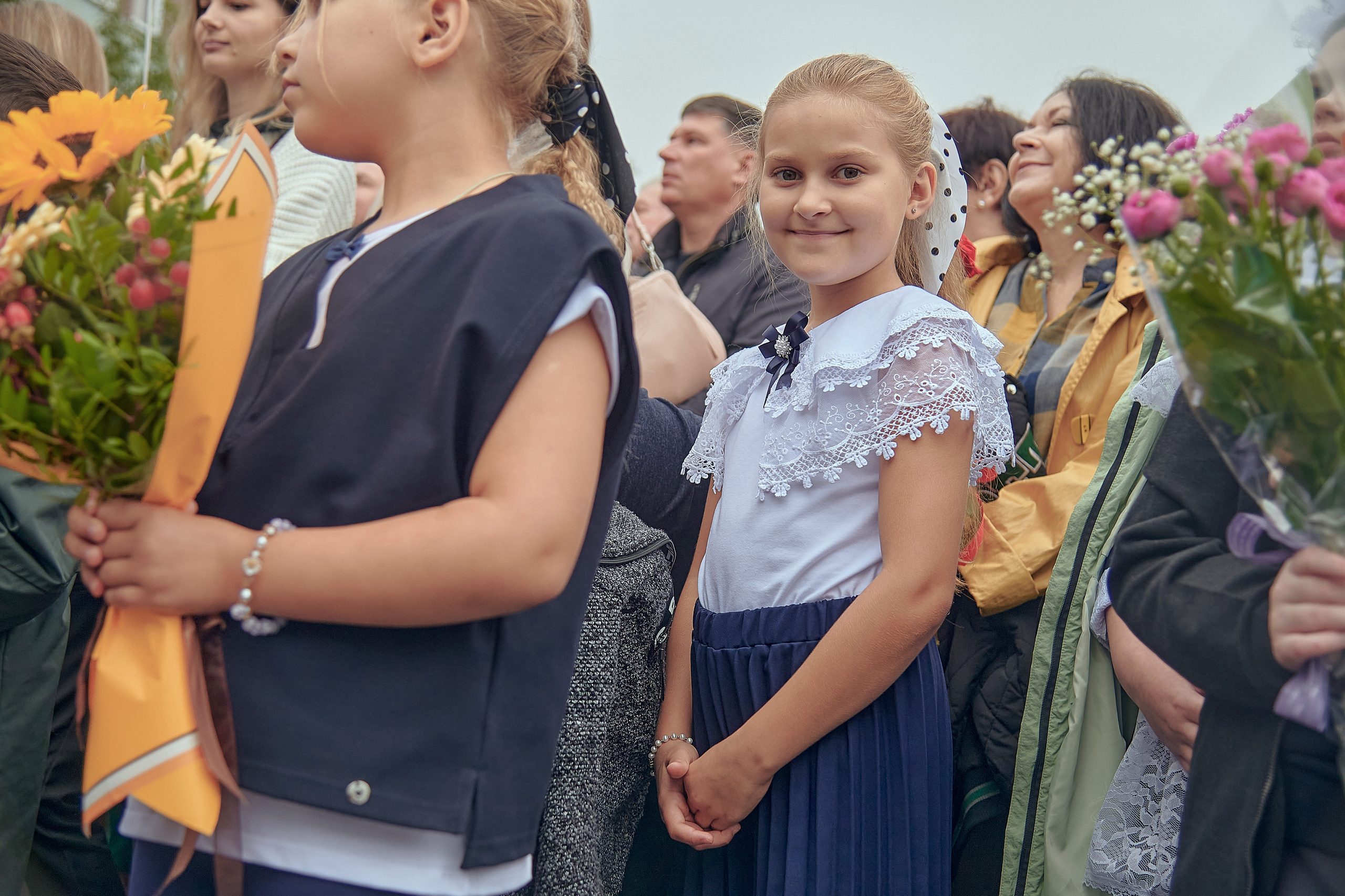 Портфолио репортажной фотосъёмки: 1 сентября в школе № 149. Фотограф Яковлев Роман — Красноярск