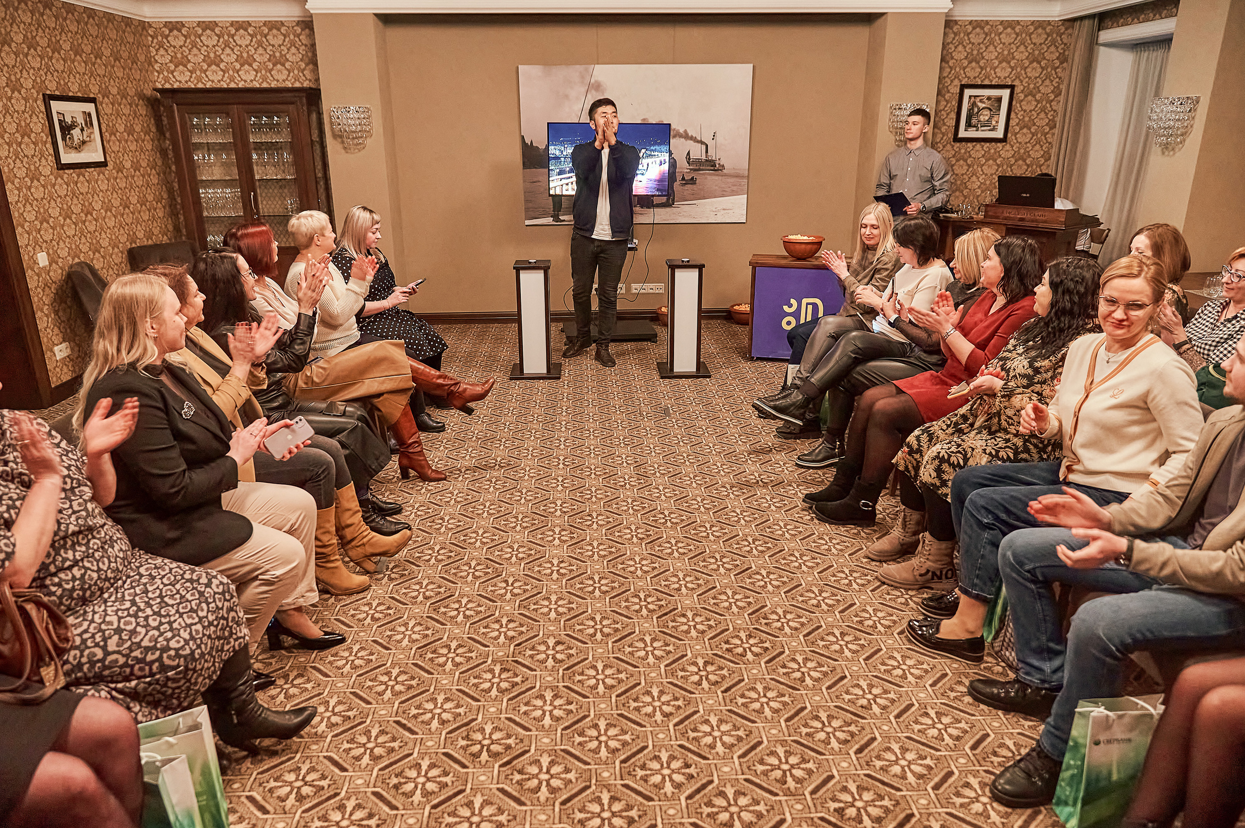 Портфолио репортажной фотосъёмки: "Сбербанк" Новый год. Фотограф Яковлев Роман — Красноярск