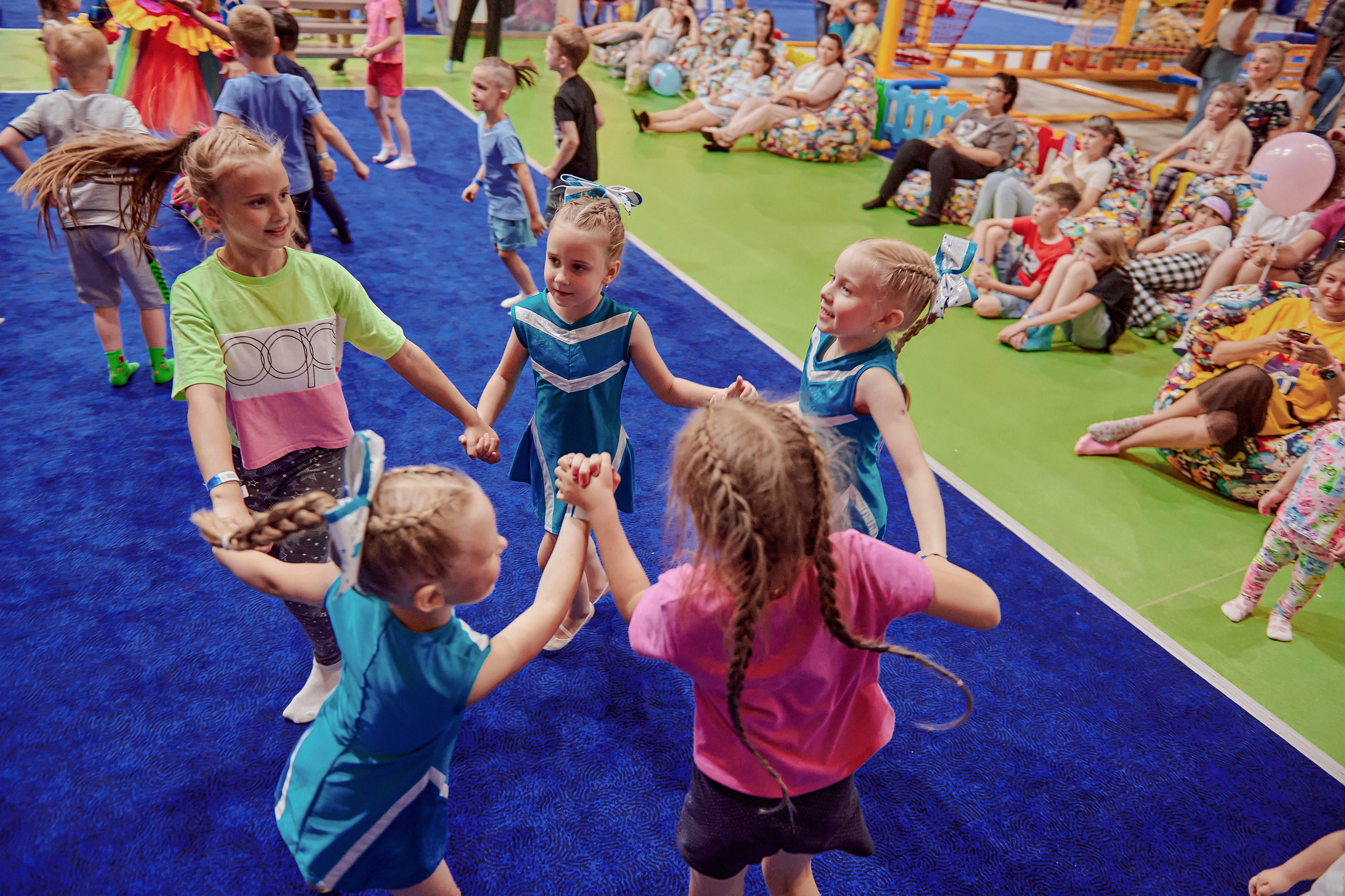 Портфолио репортажной фотосъёмки: Открытие "Vanana park". Фотограф Яковлев Роман — Красноярск