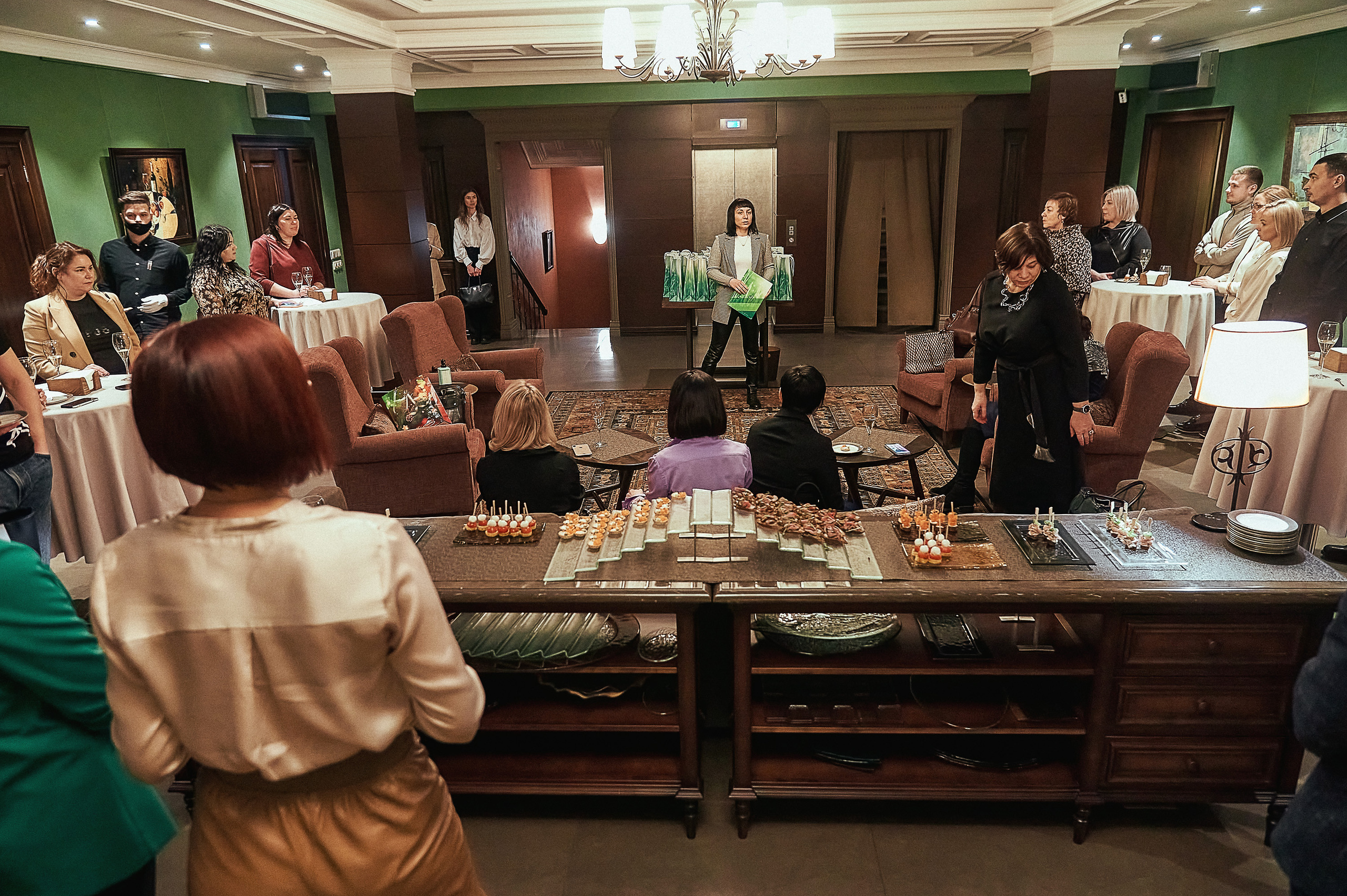 Портфолио репортажной фотосъёмки: "Сбербанк" Новый год. Фотограф Яковлев Роман — Красноярск