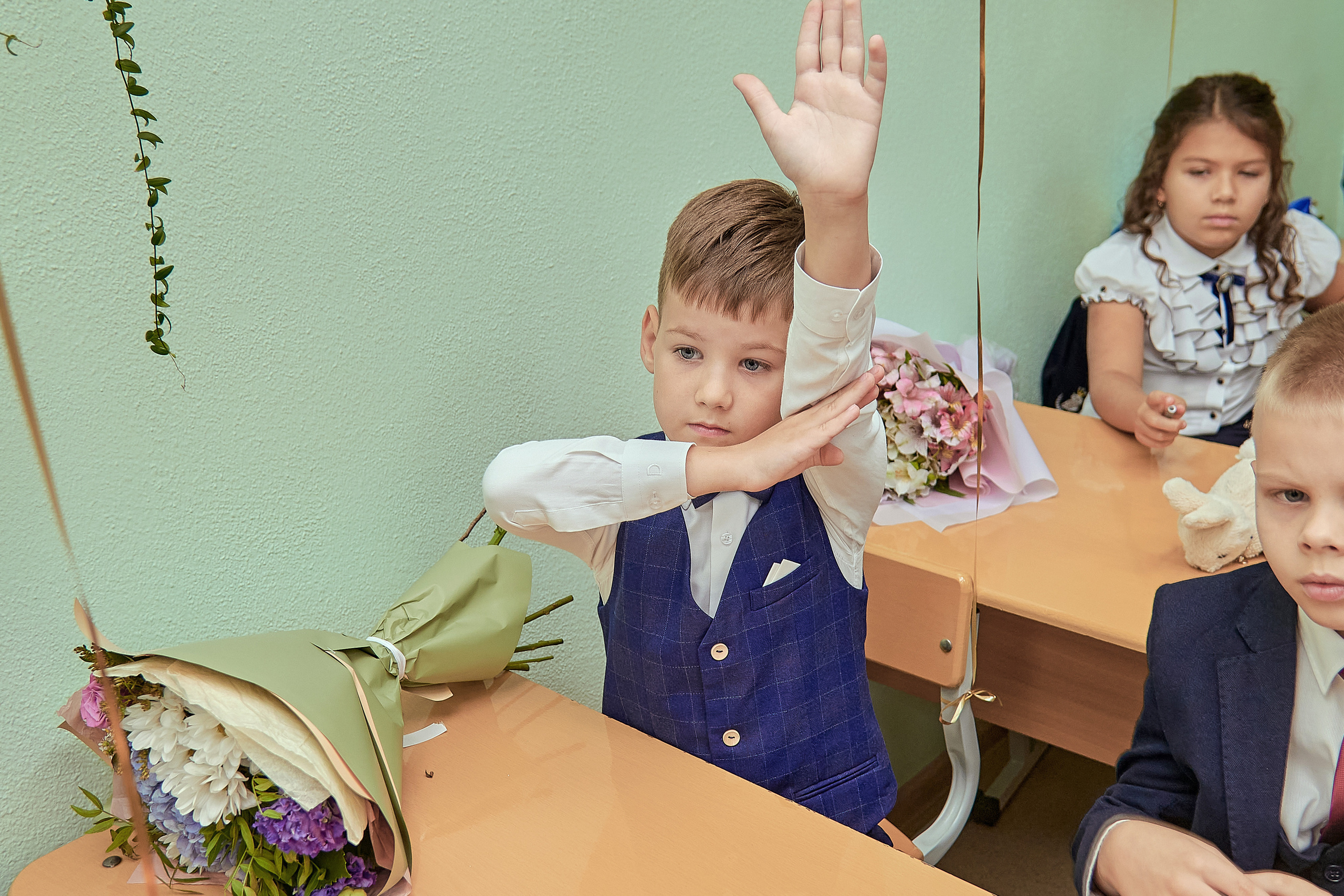 Портфолио репортажной фотосъёмки: 1 сентября в школе № 149. Фотограф Яковлев Роман — Красноярск