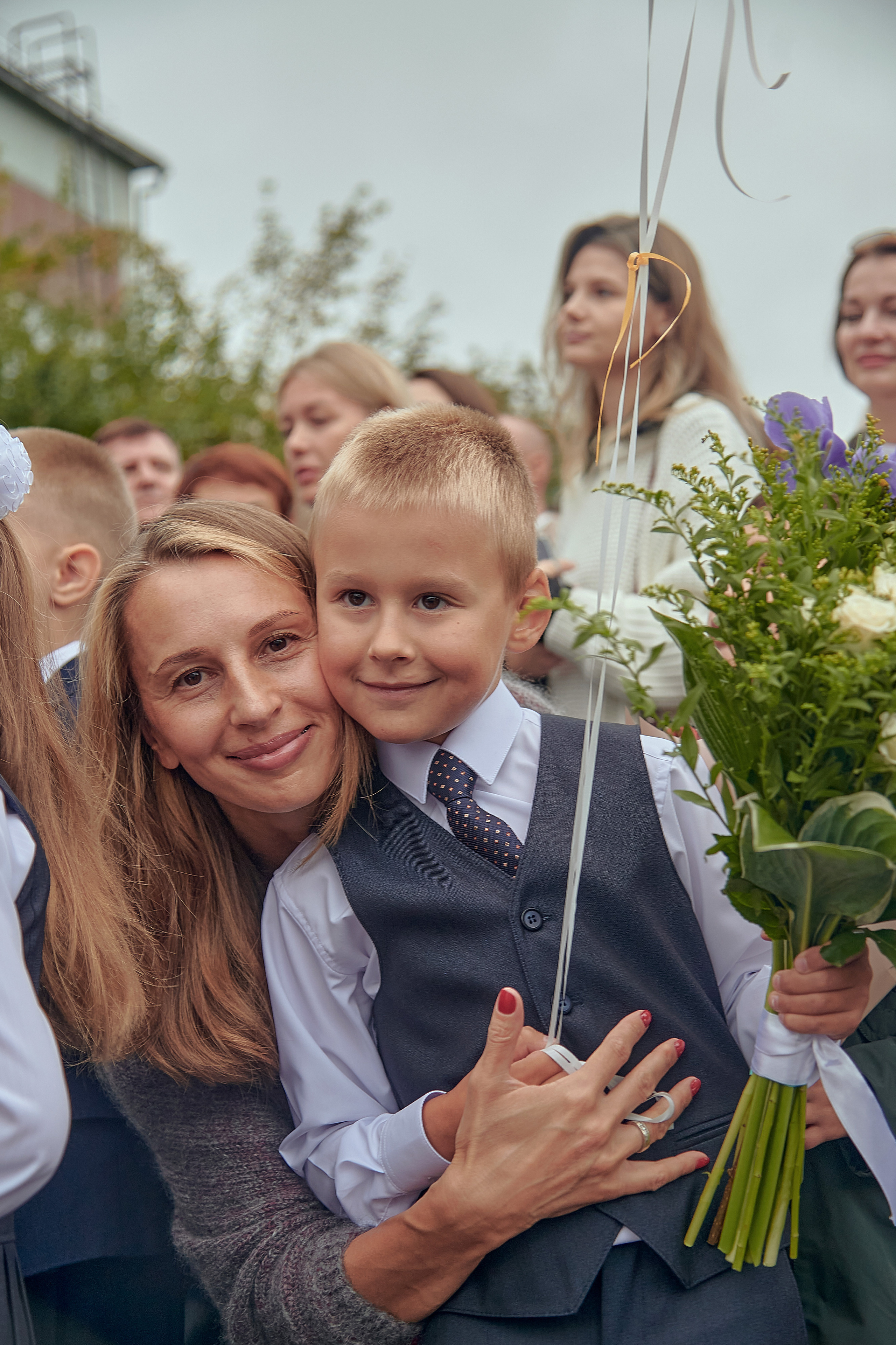 Портфолио репортажной фотосъёмки: 1 сентября в школе № 149. Фотограф Яковлев Роман — Красноярск