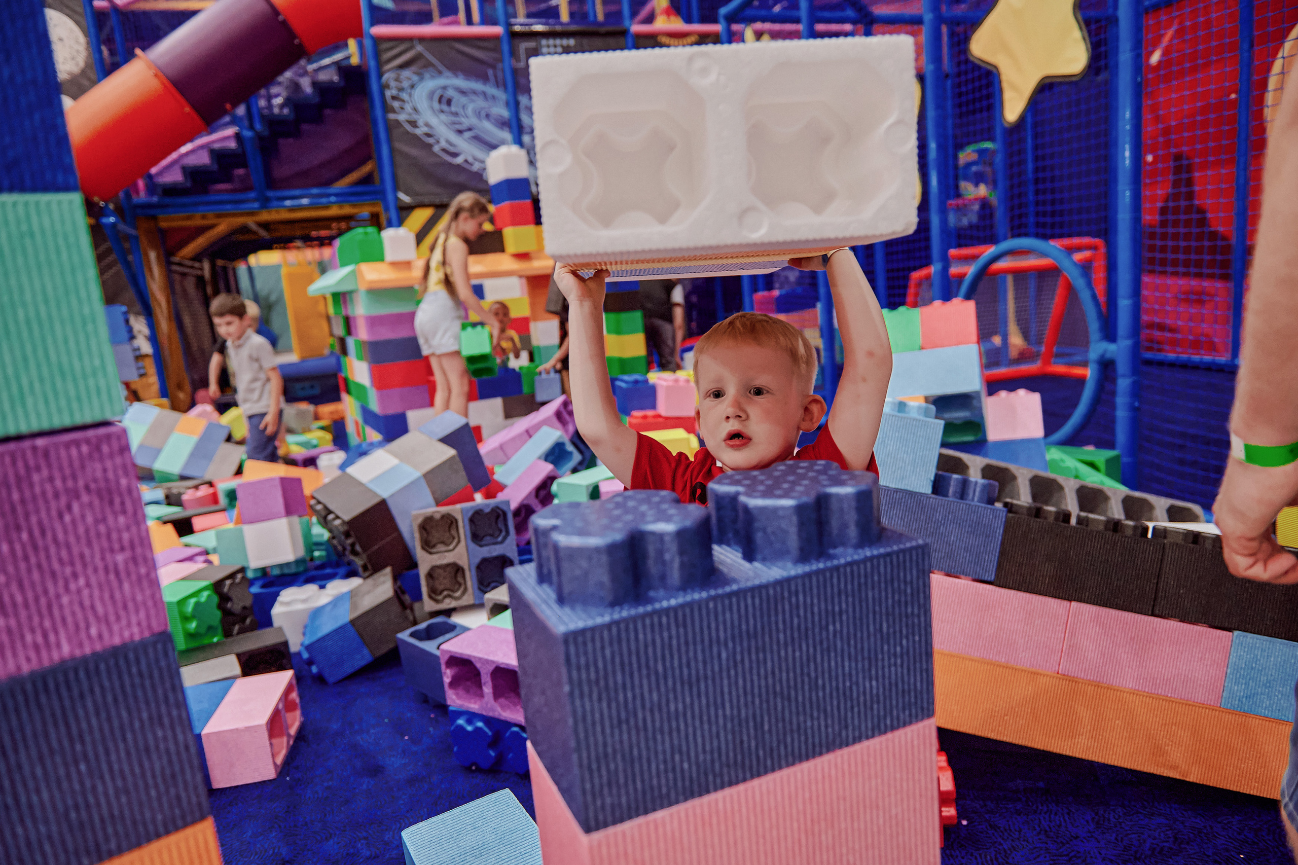 Портфолио репортажной фотосъёмки: Открытие "Vanana park". Фотограф Яковлев Роман — Красноярск