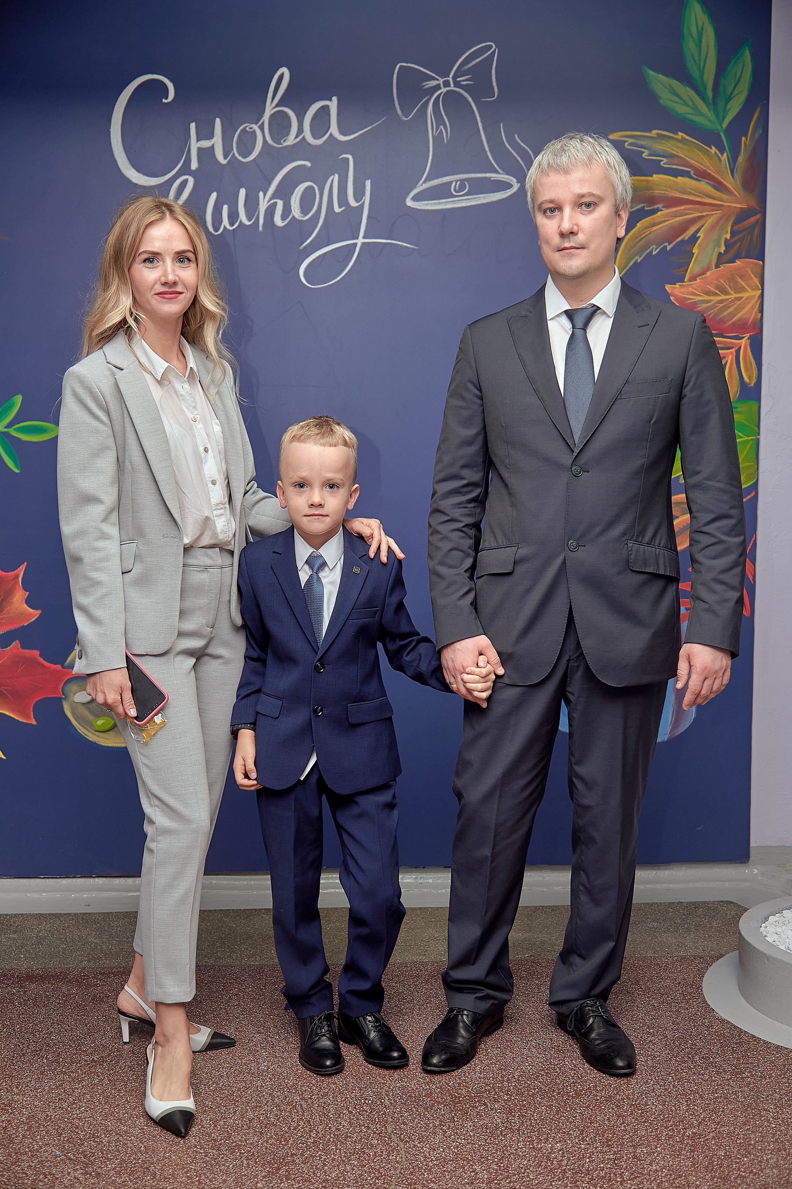 Портфолио репортажной фотосъёмки: 1 сентября в школе № 149. Фотограф Яковлев Роман — Красноярск