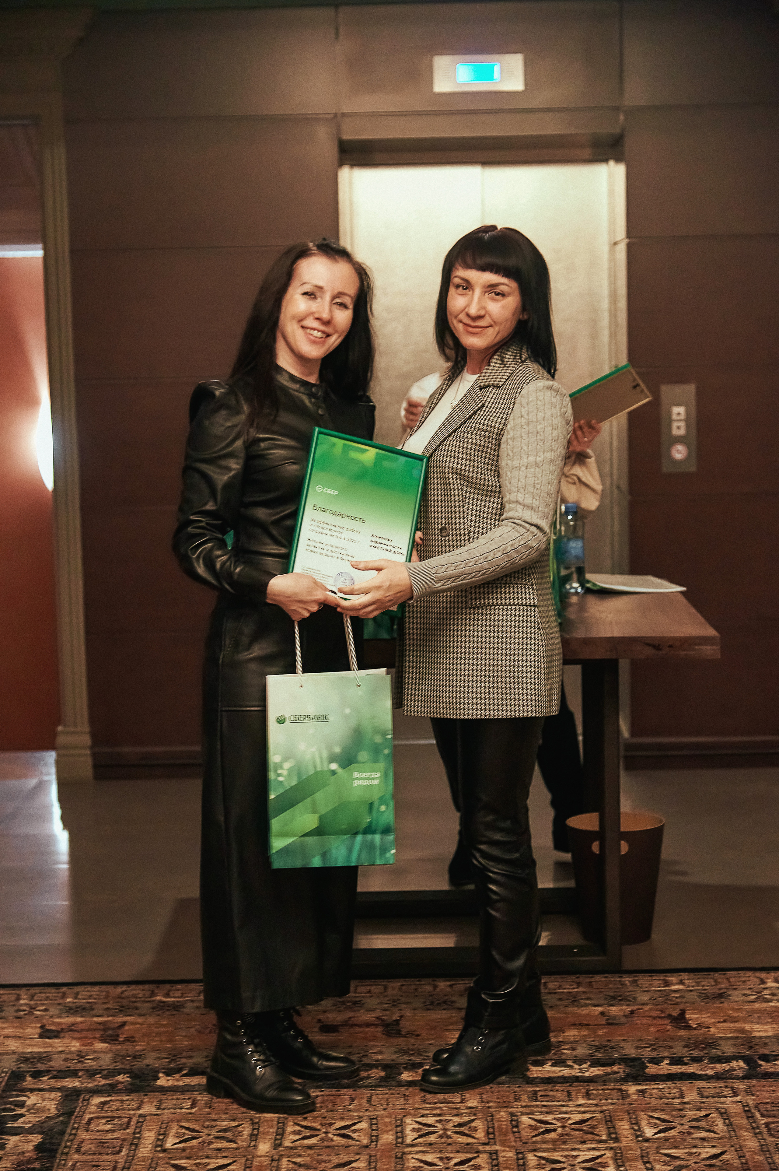 Портфолио репортажной фотосъёмки: "Сбербанк" Новый год. Фотограф Яковлев Роман — Красноярск