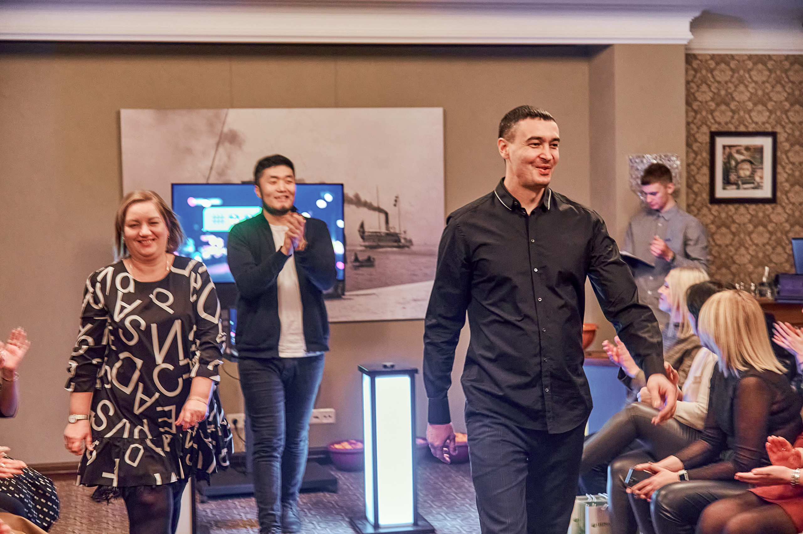 Портфолио репортажной фотосъёмки: "Сбербанк" Новый год. Фотограф Яковлев Роман — Красноярск