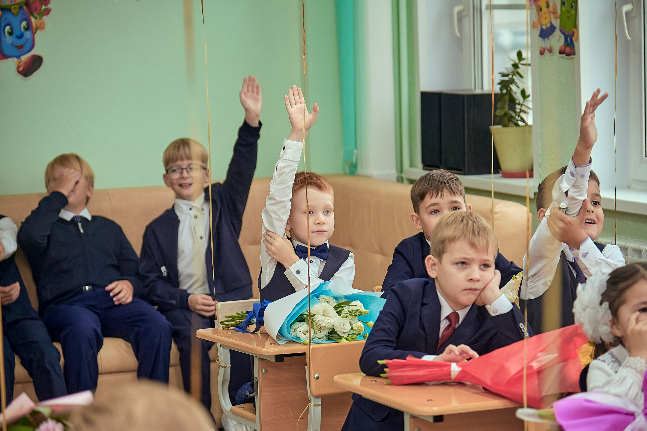 Портфолио репортажной фотосъёмки: 1 сентября в школе № 149. Фотограф Яковлев Роман — Красноярск