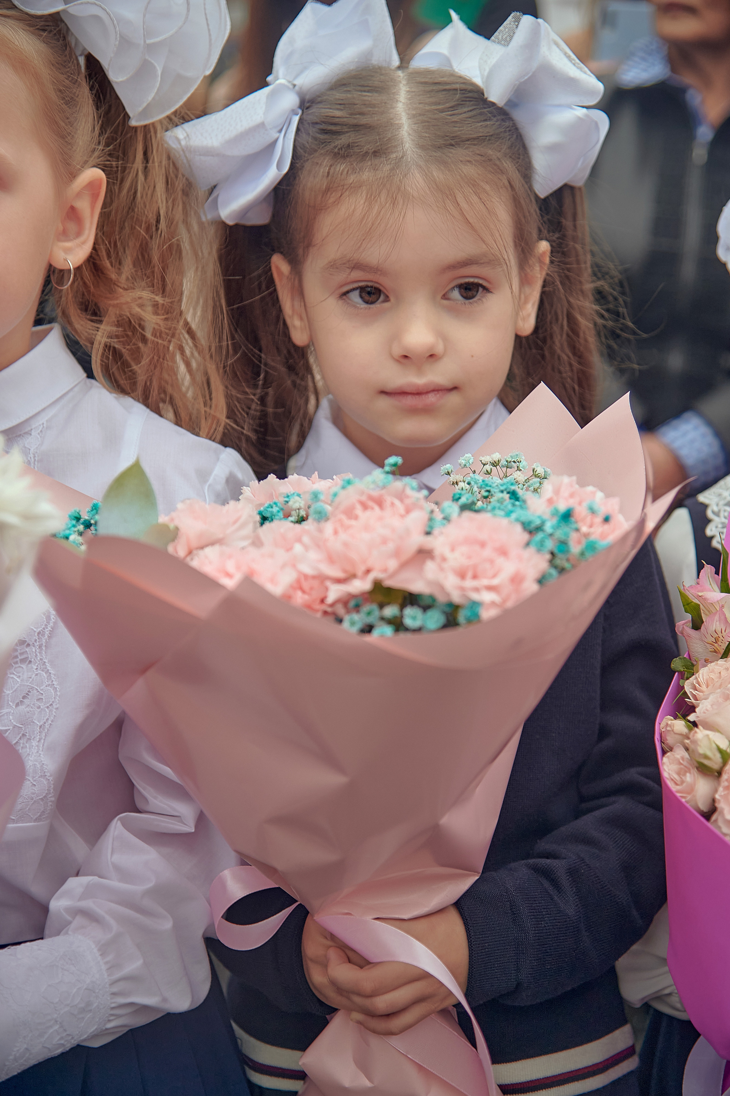 Портфолио репортажной фотосъёмки: 1 сентября в школе № 149. Фотограф Яковлев Роман — Красноярск