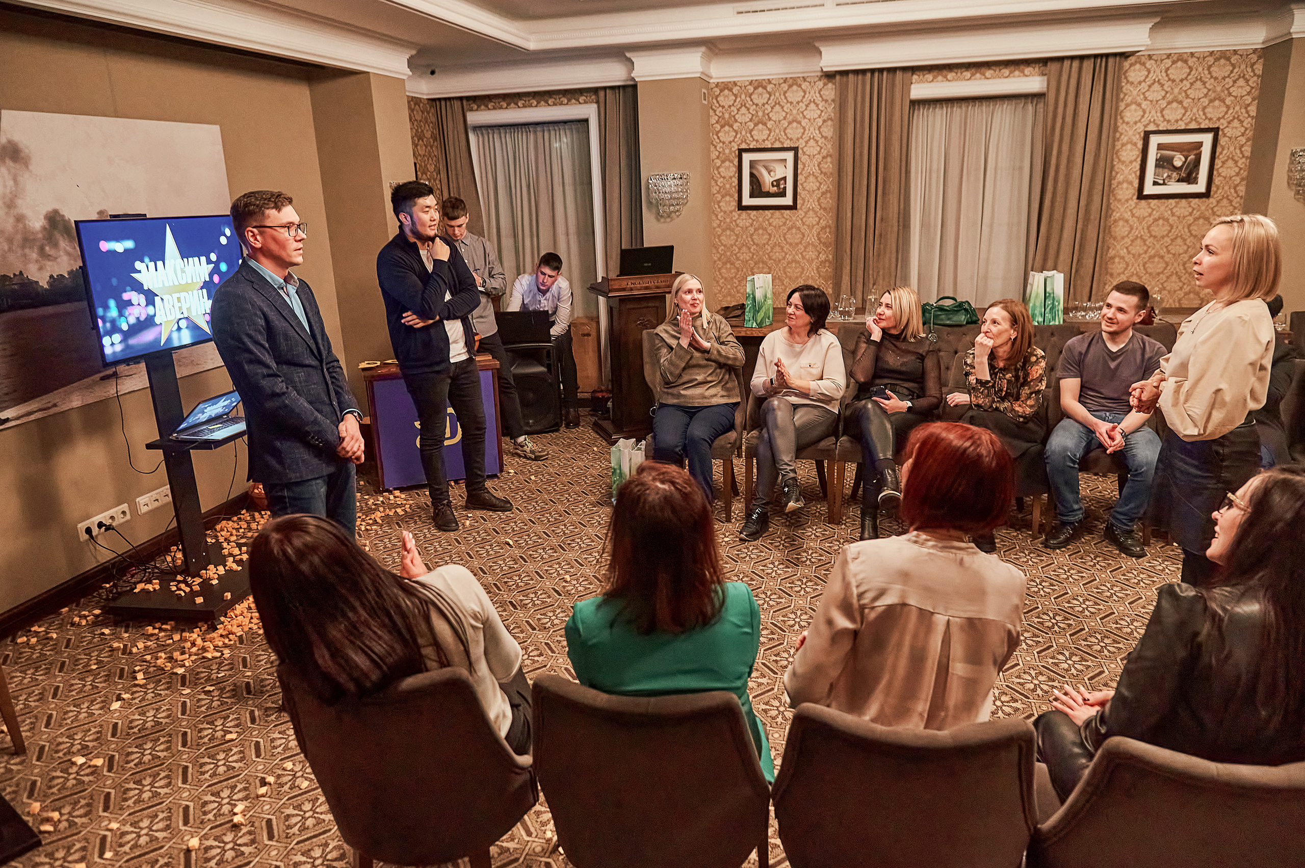 Портфолио репортажной фотосъёмки: "Сбербанк" Новый год. Фотограф Яковлев Роман — Красноярск