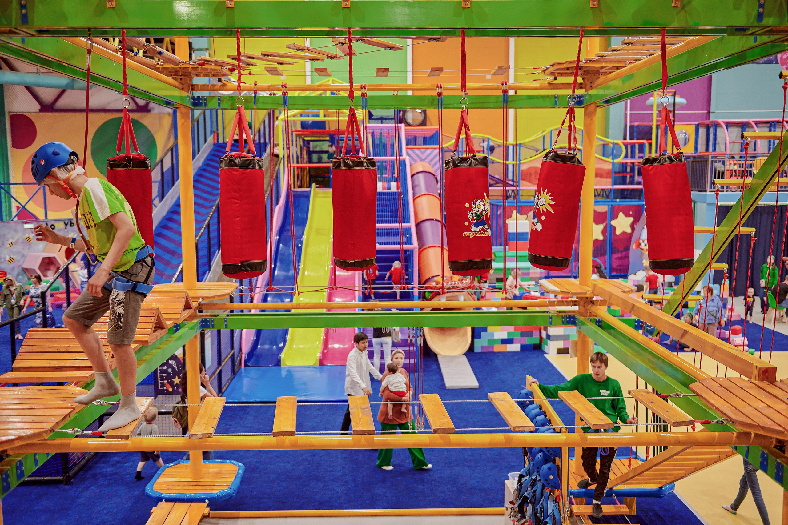 Портфолио репортажной фотосъёмки: Открытие "Vanana park". Фотограф Яковлев Роман — Красноярск