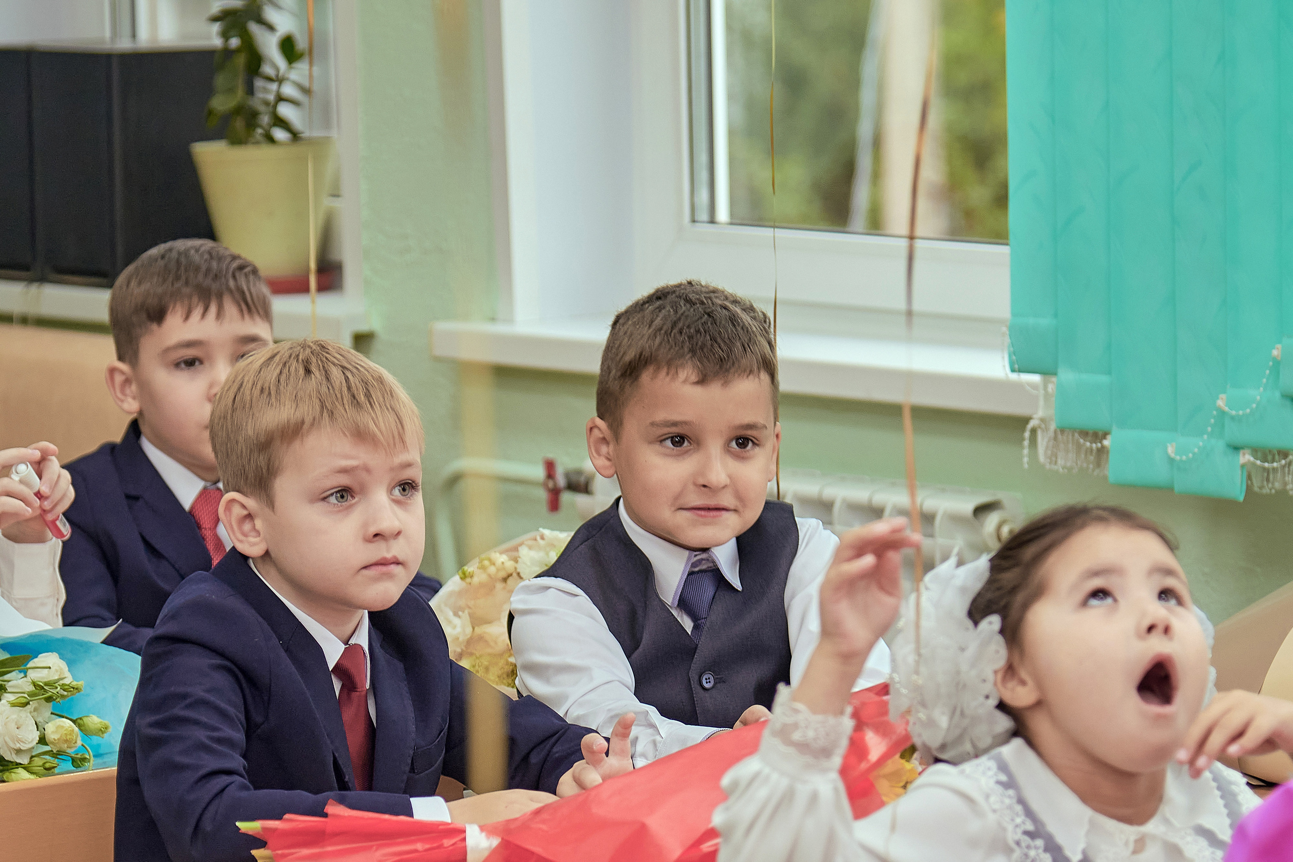 Портфолио репортажной фотосъёмки: 1 сентября в школе № 149. Фотограф Яковлев Роман — Красноярск