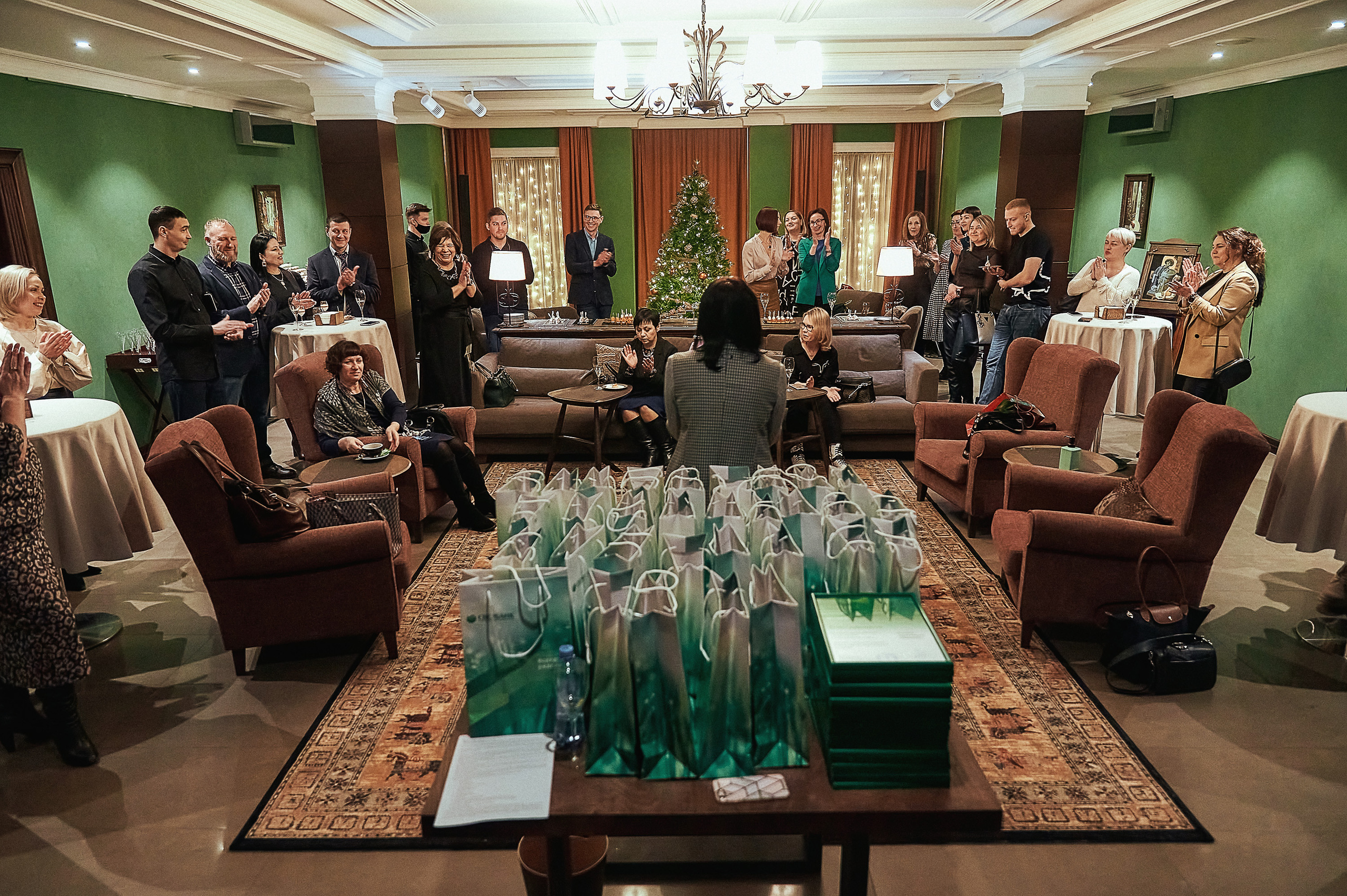 Портфолио репортажной фотосъёмки: "Сбербанк" Новый год. Фотограф Яковлев Роман — Красноярск