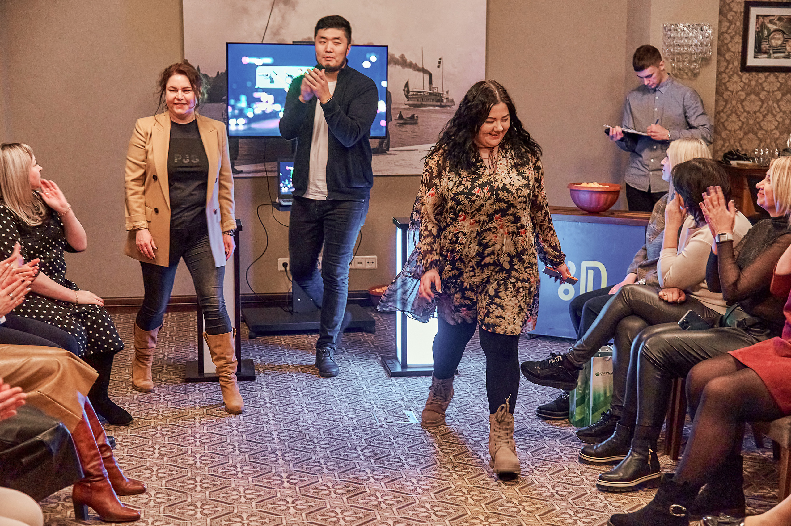 Портфолио репортажной фотосъёмки: "Сбербанк" Новый год. Фотограф Яковлев Роман — Красноярск