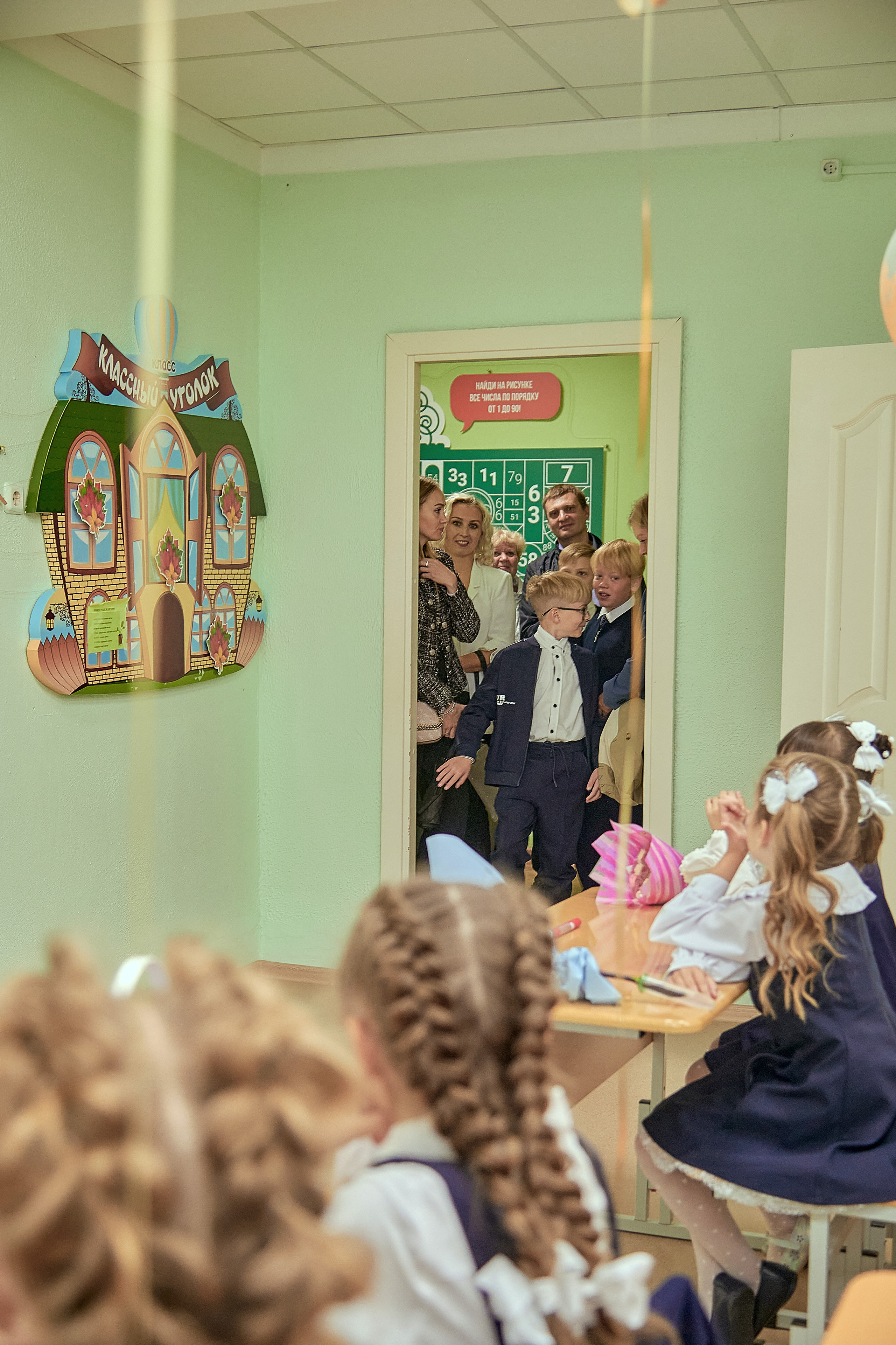 Портфолио репортажной фотосъёмки: 1 сентября в школе № 149. Фотограф Яковлев Роман — Красноярск