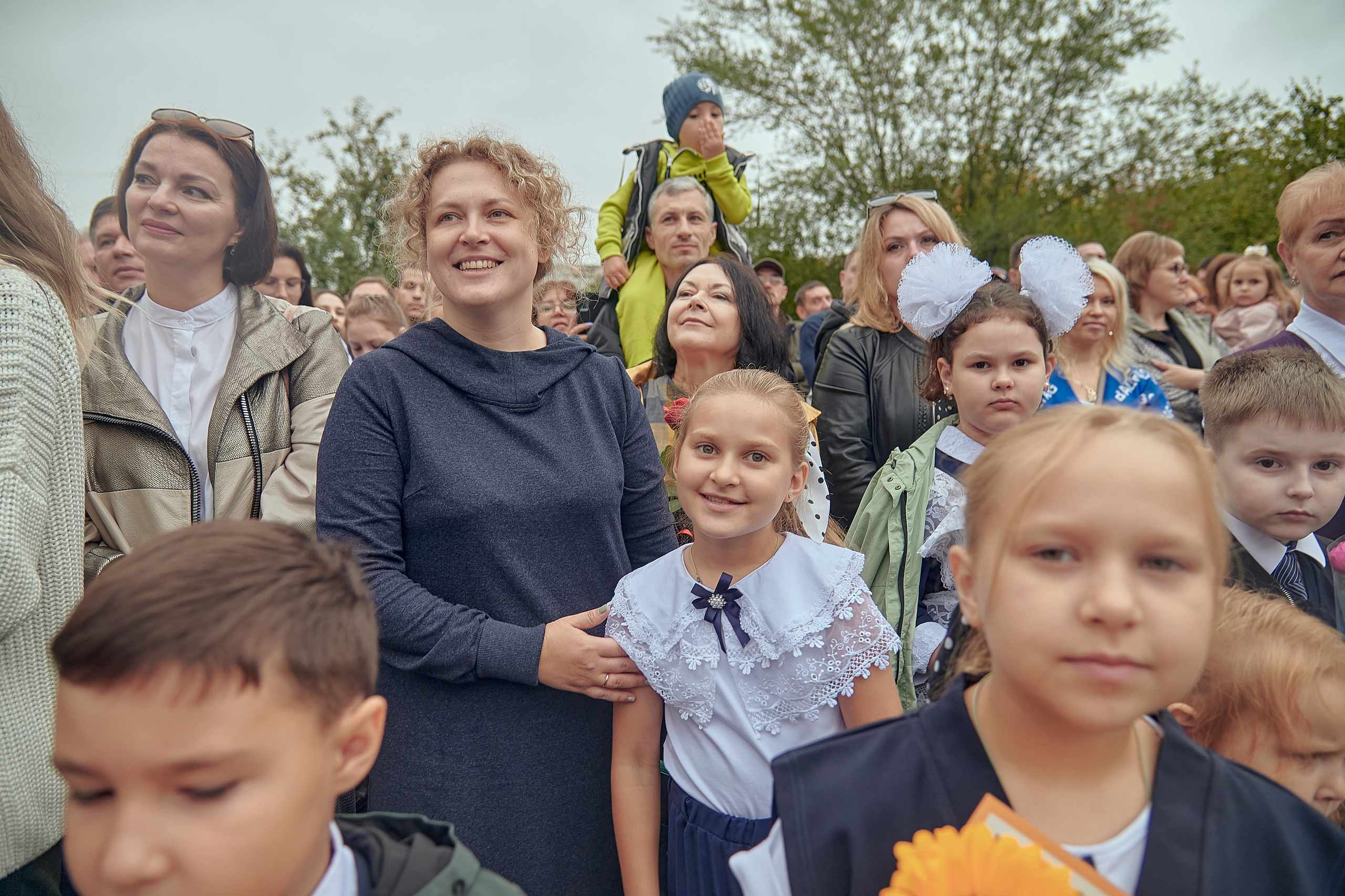 Портфолио репортажной фотосъёмки: 1 сентября в школе № 149. Фотограф Яковлев Роман — Красноярск