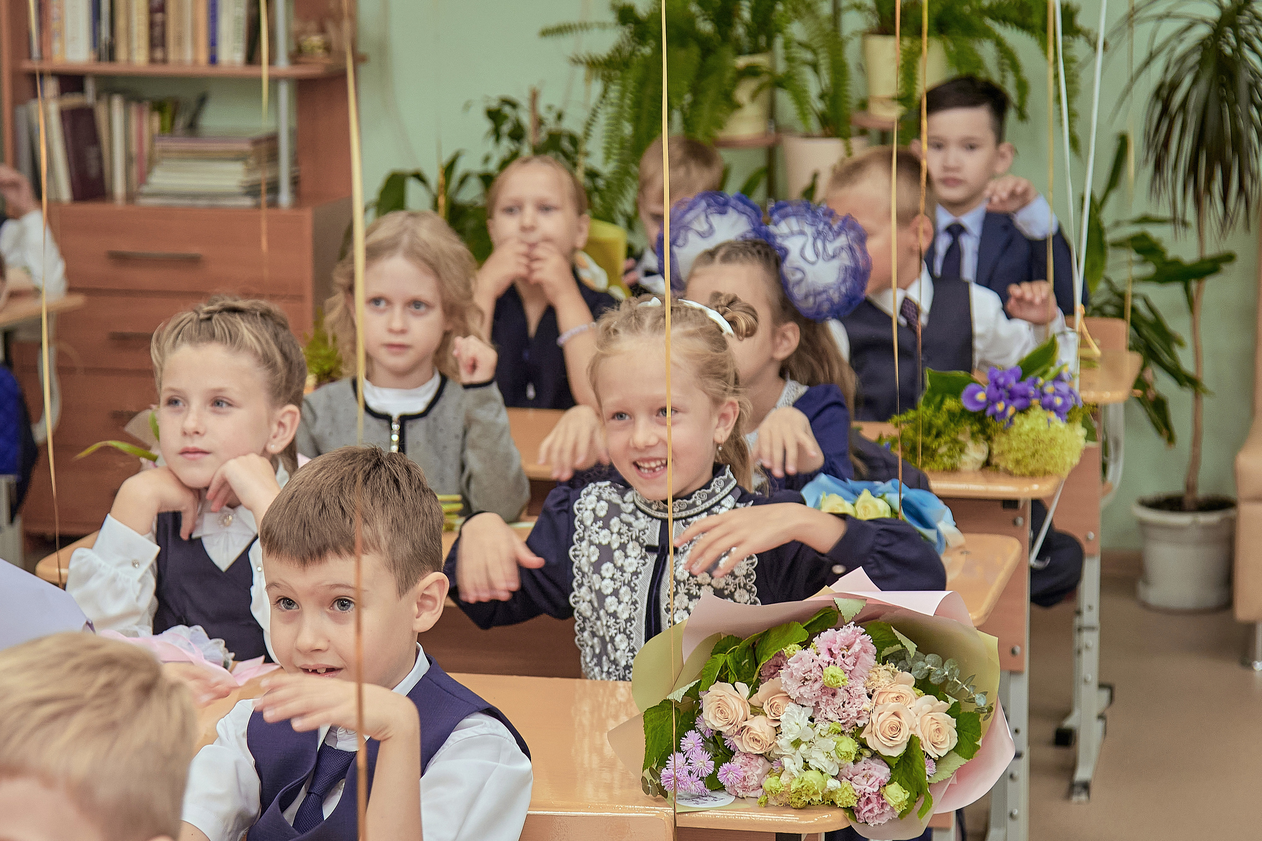 Портфолио репортажной фотосъёмки: 1 сентября в школе № 149. Фотограф Яковлев Роман — Красноярск