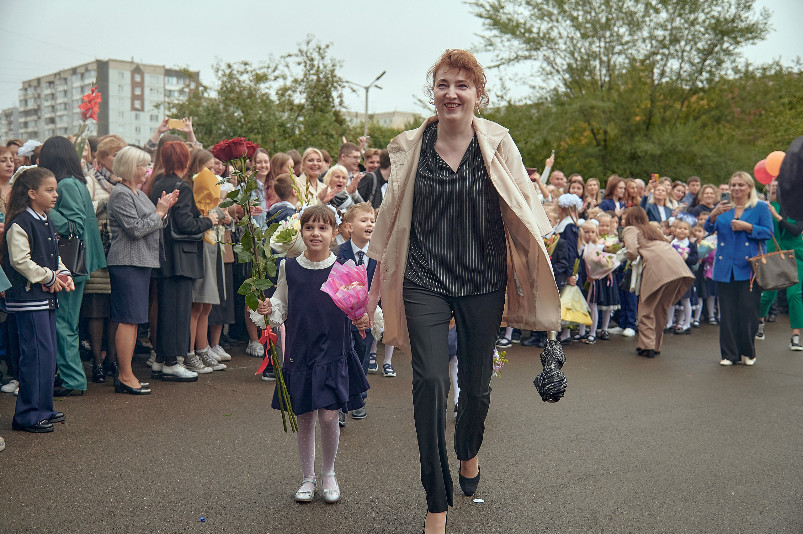 Портфолио репортажной фотосъёмки: 1 сентября в школе № 149. Фотограф Яковлев Роман — Красноярск