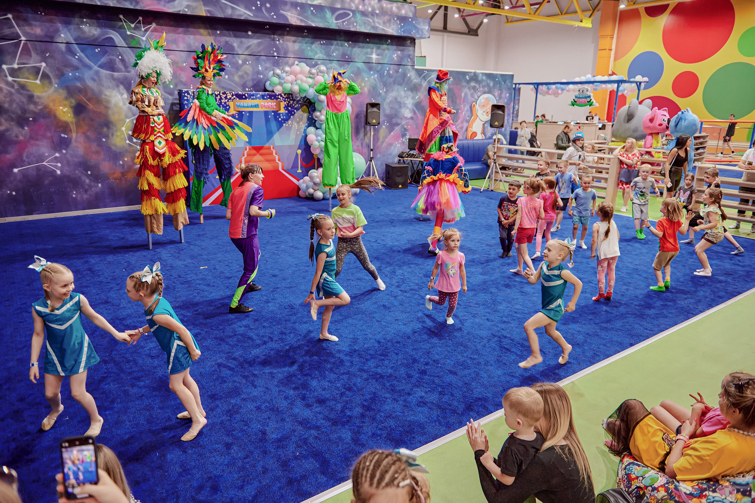 Портфолио репортажной фотосъёмки: Открытие "Vanana park". Фотограф Яковлев Роман — Красноярск