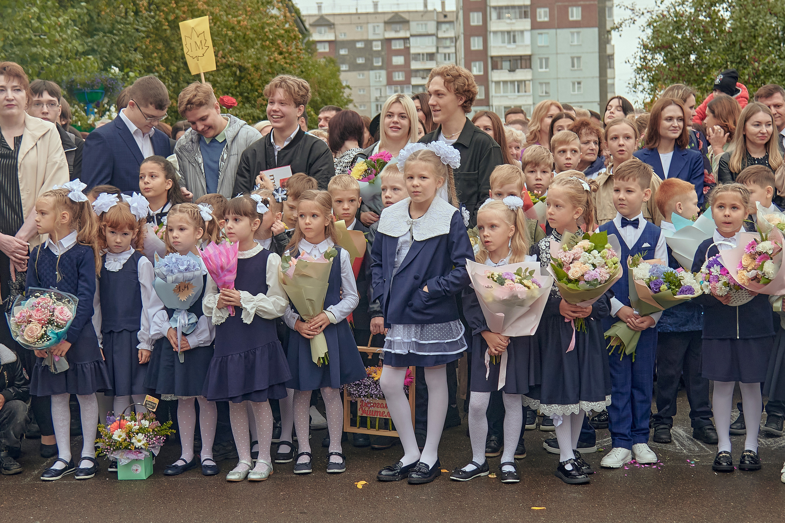 Портфолио репортажной фотосъёмки: 1 сентября в школе № 149. Фотограф Яковлев Роман — Красноярск