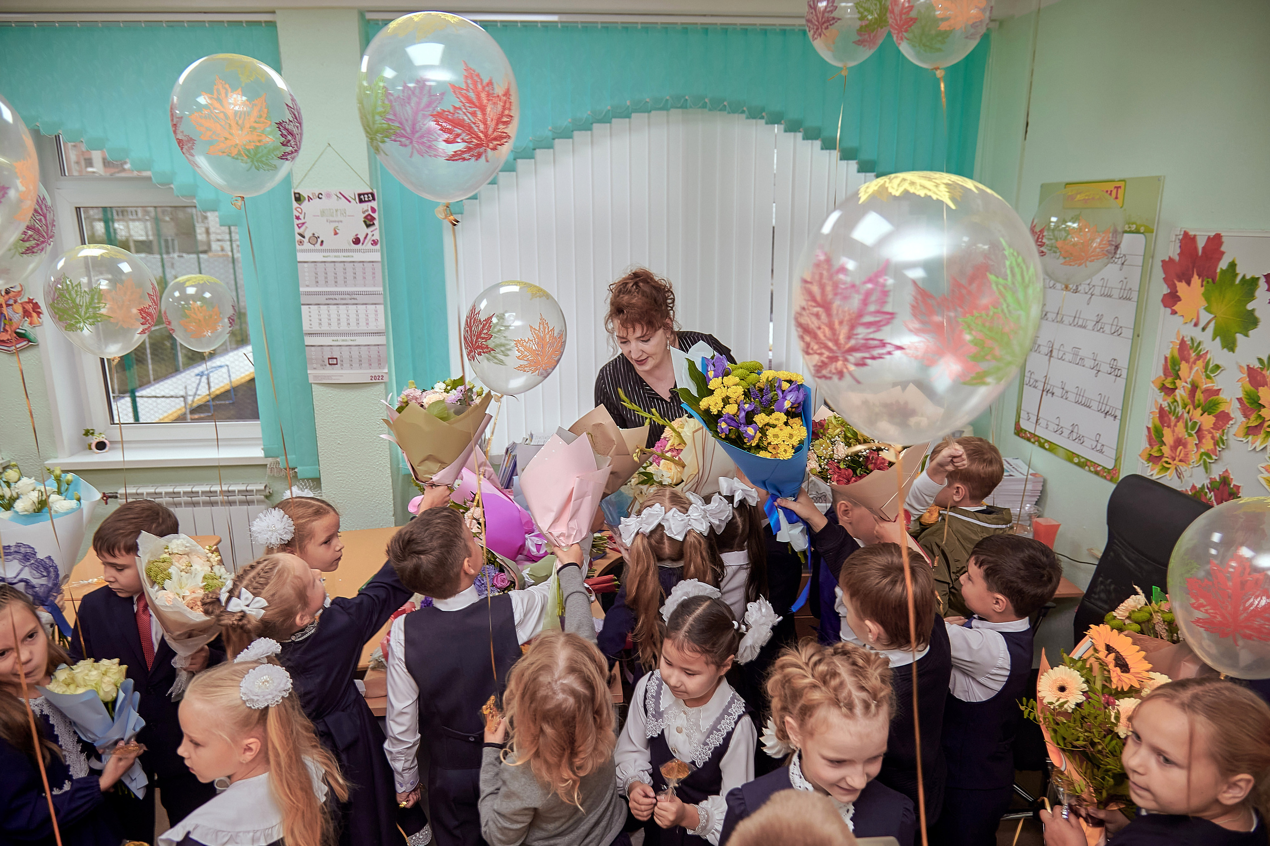 Портфолио репортажной фотосъёмки: 1 сентября в школе № 149. Фотограф Яковлев Роман — Красноярск