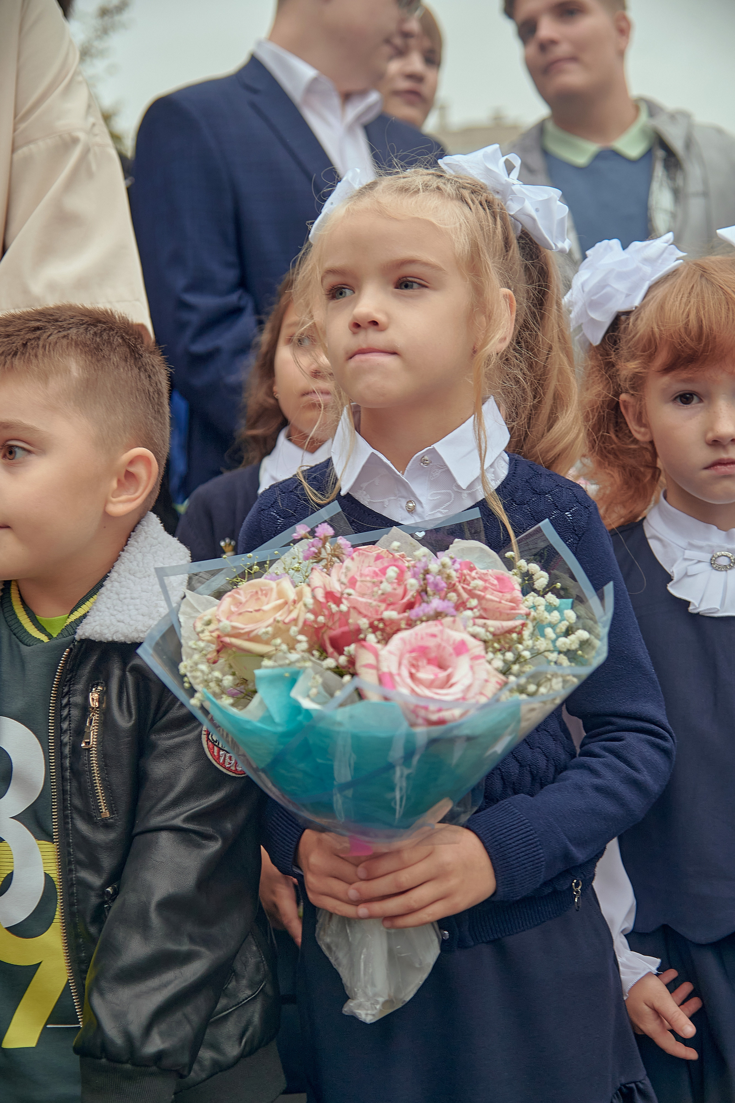 Портфолио репортажной фотосъёмки: 1 сентября в школе № 149. Фотограф Яковлев Роман — Красноярск