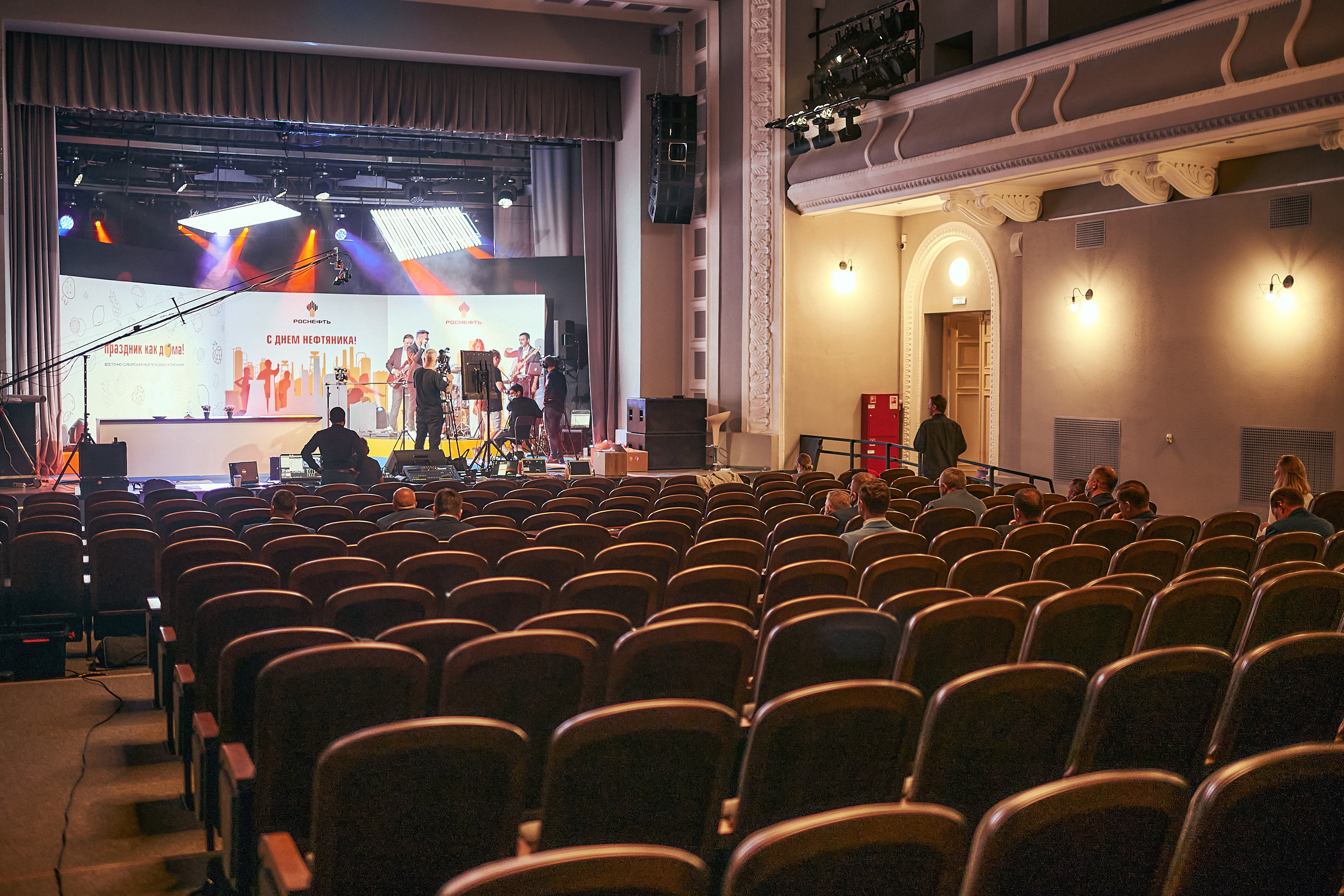 Портфолио репортажной фотосъёмки: "Роснефть" съёмка шоу для «День нефтяника». Фотограф Яковлев Роман — Красноярск