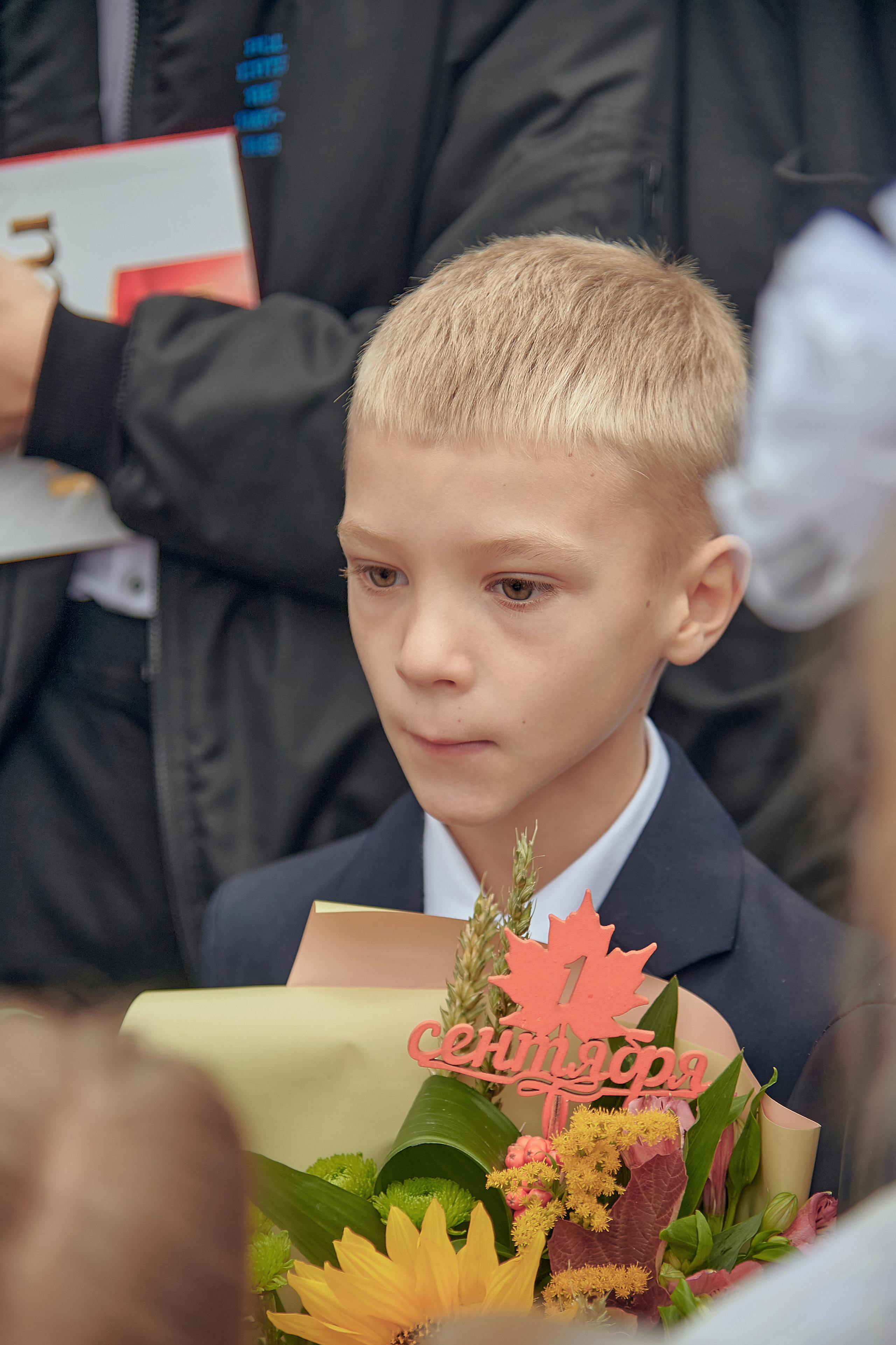 Портфолио репортажной фотосъёмки: 1 сентября в школе № 149. Фотограф Яковлев Роман — Красноярск