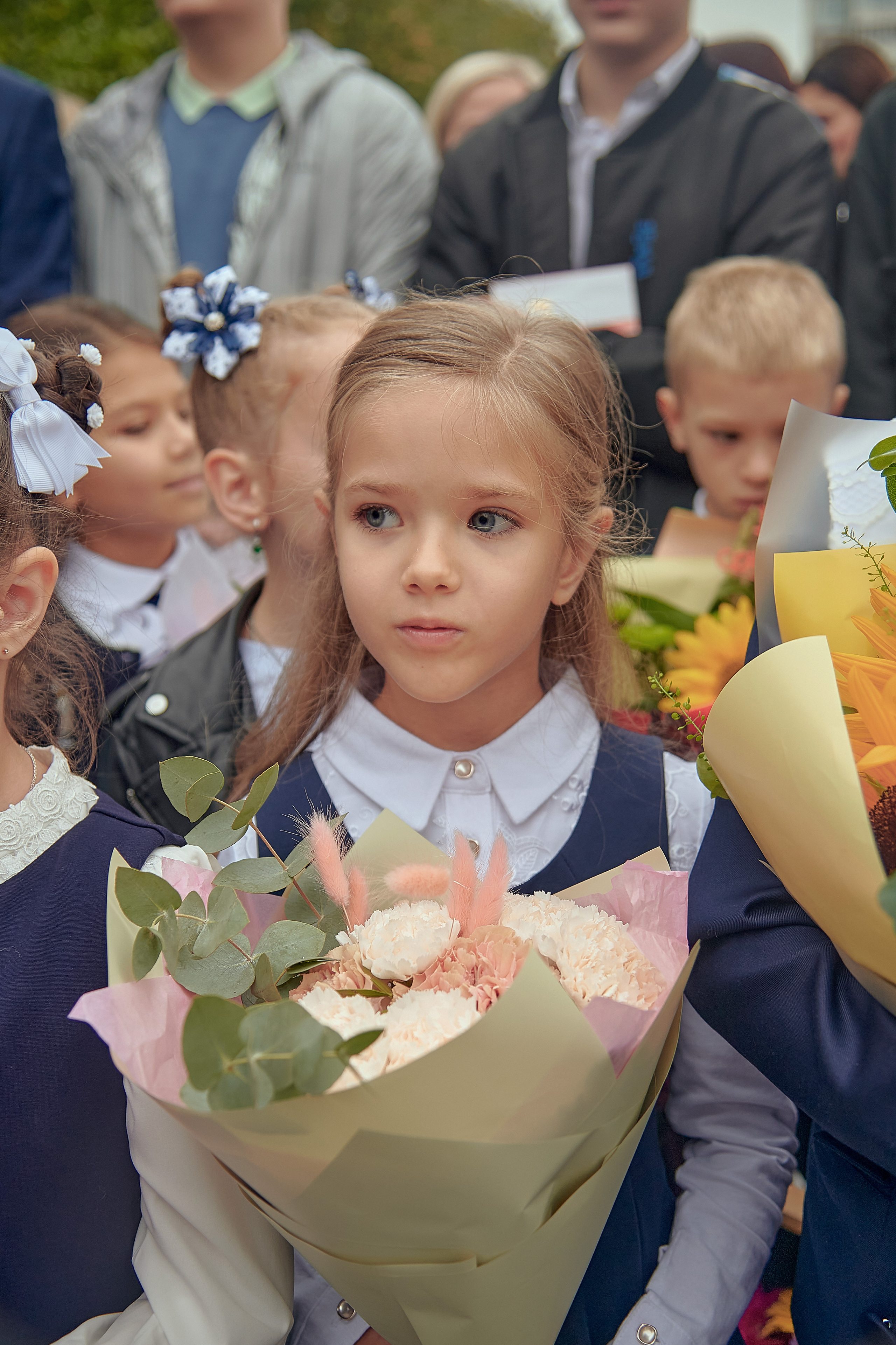 Портфолио репортажной фотосъёмки: 1 сентября в школе № 149. Фотограф Яковлев Роман — Красноярск