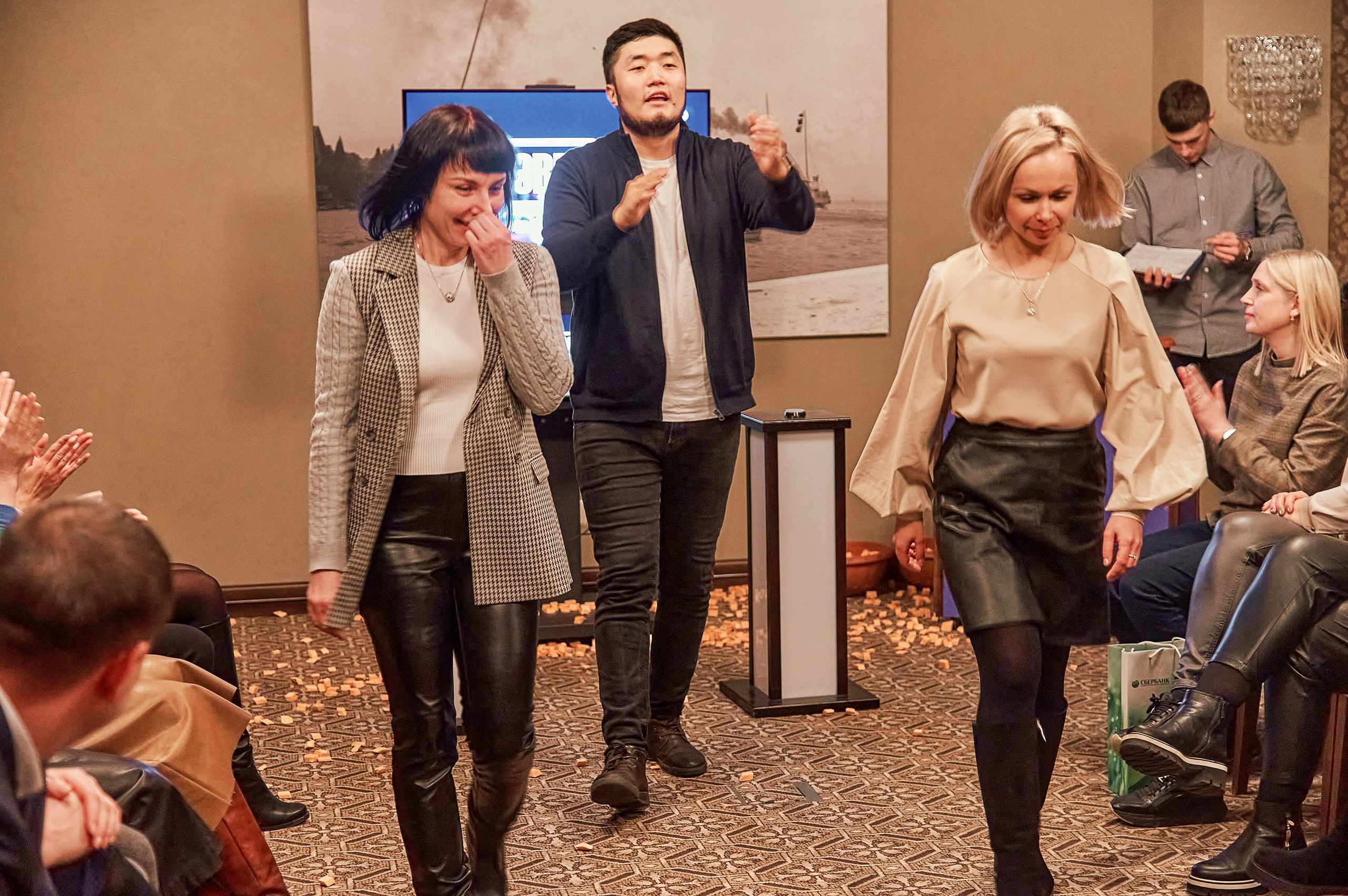 Портфолио репортажной фотосъёмки: "Сбербанк" Новый год. Фотограф Яковлев Роман — Красноярск