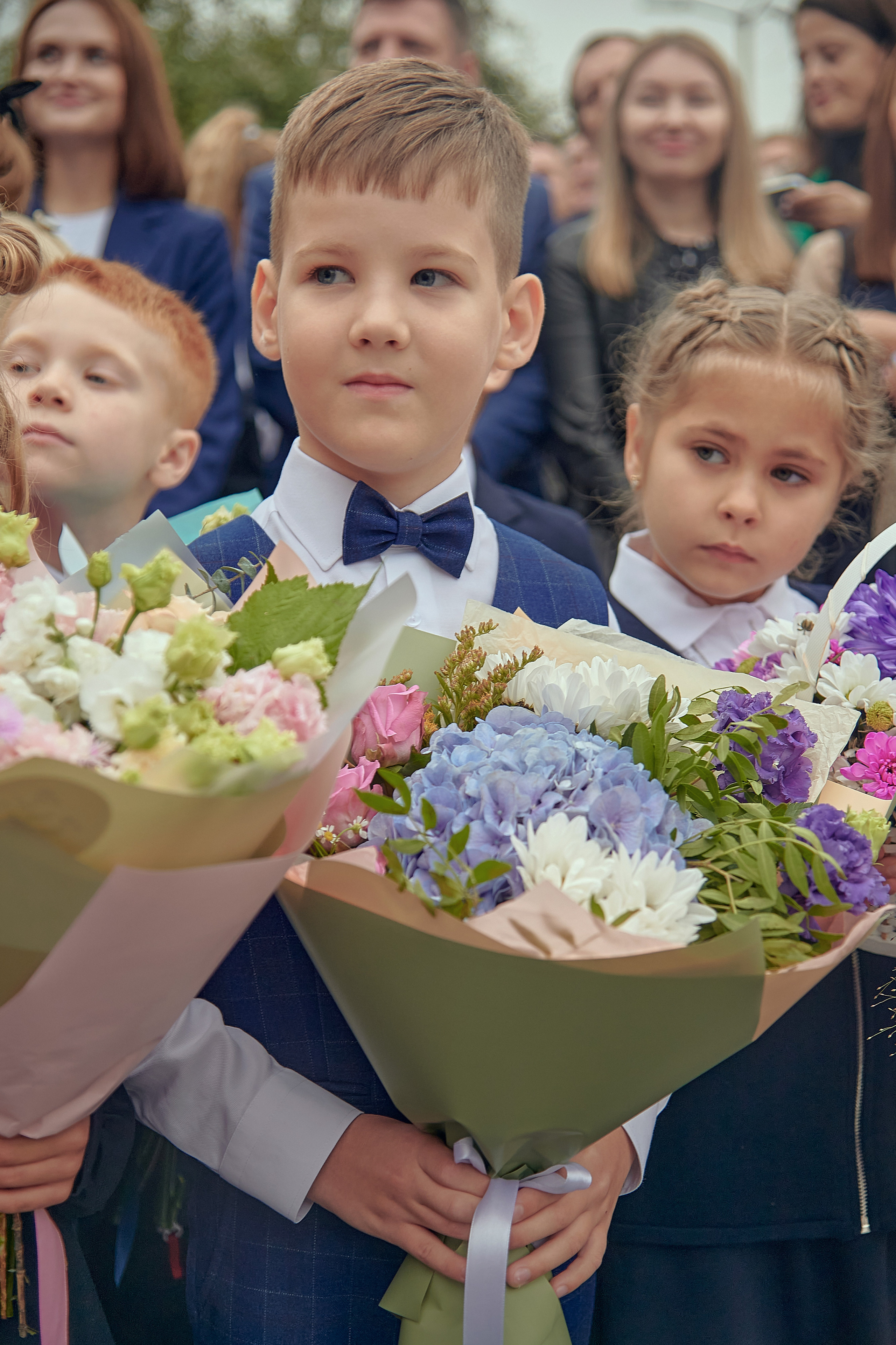 Портфолио репортажной фотосъёмки: 1 сентября в школе № 149. Фотограф Яковлев Роман — Красноярск