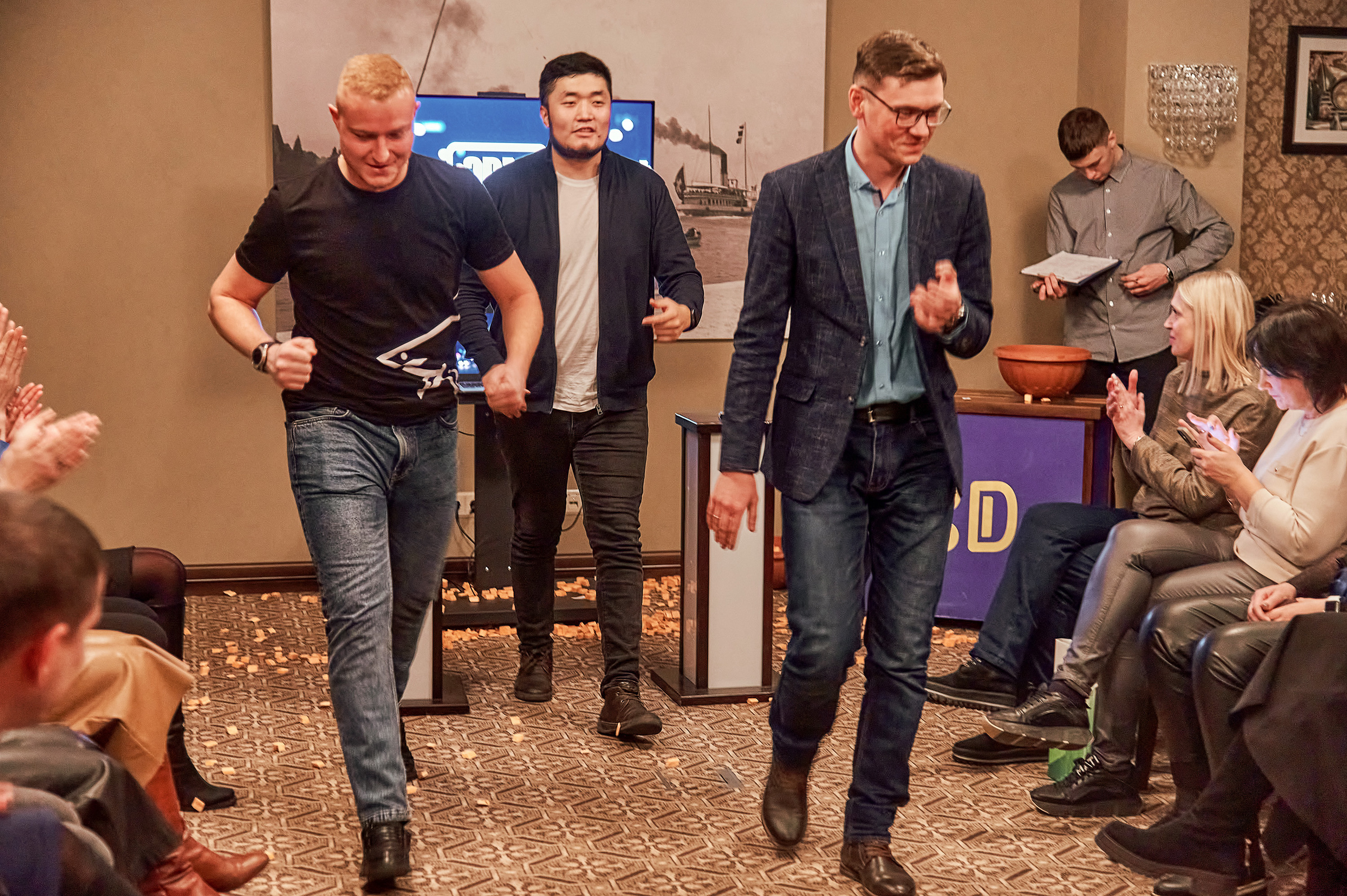 Портфолио репортажной фотосъёмки: "Сбербанк" Новый год. Фотограф Яковлев Роман — Красноярск