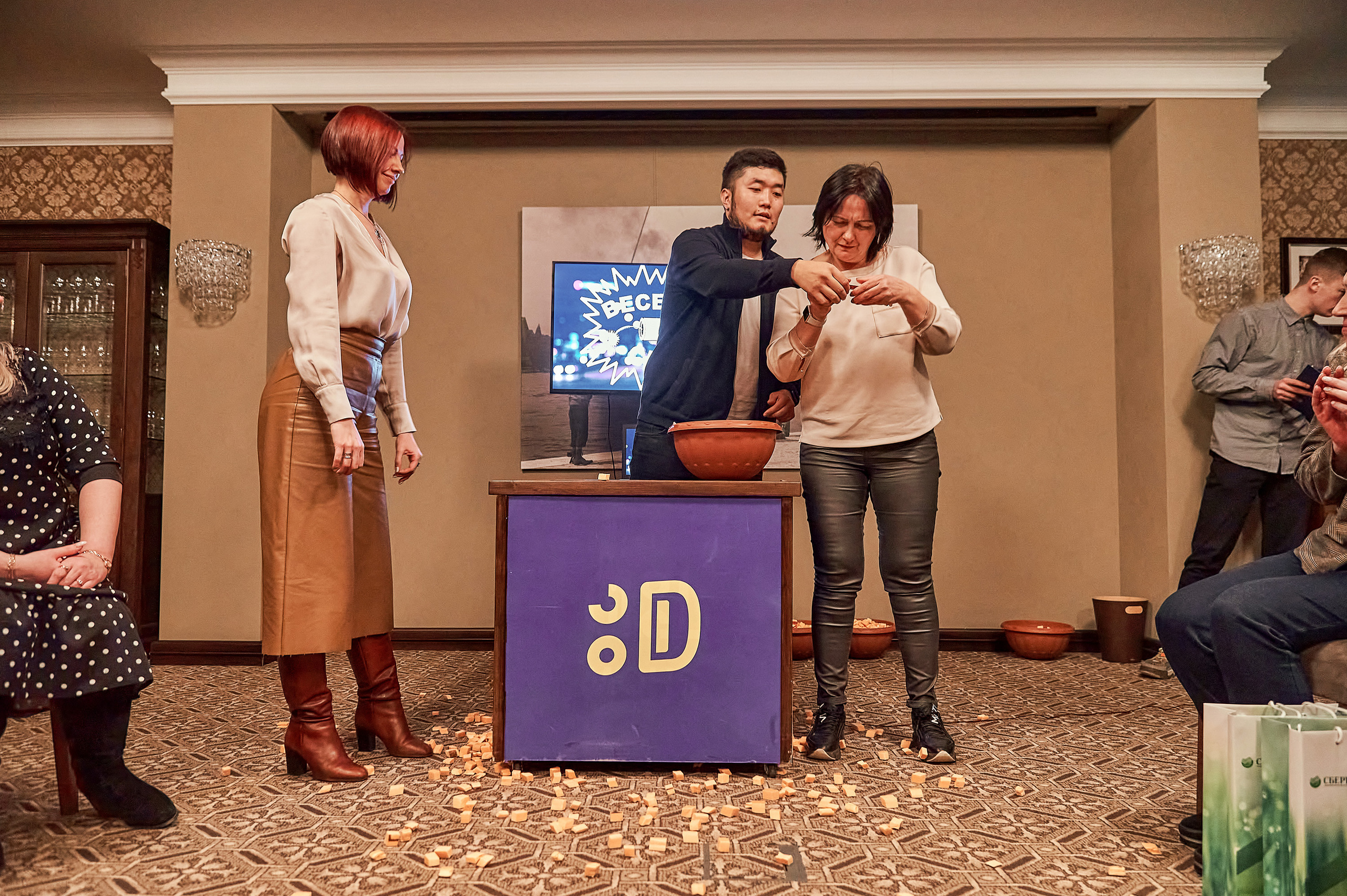 Портфолио репортажной фотосъёмки: "Сбербанк" Новый год. Фотограф Яковлев Роман — Красноярск