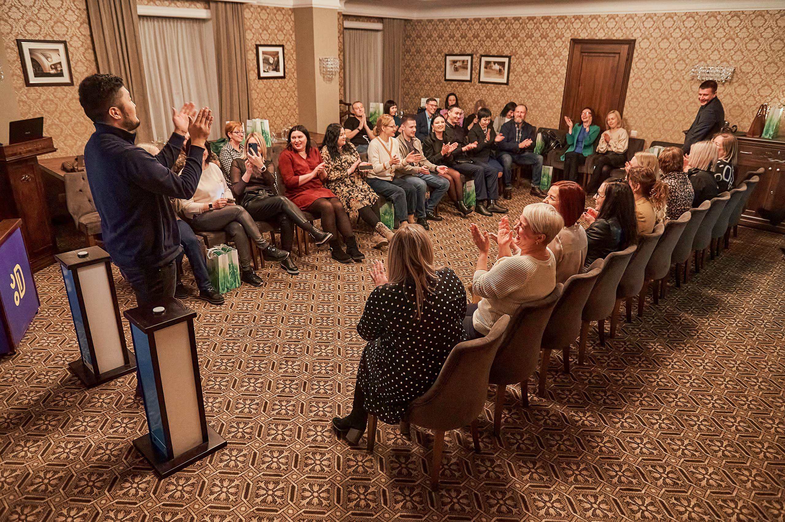 Портфолио репортажной фотосъёмки: "Сбербанк" Новый год. Фотограф Яковлев Роман — Красноярск