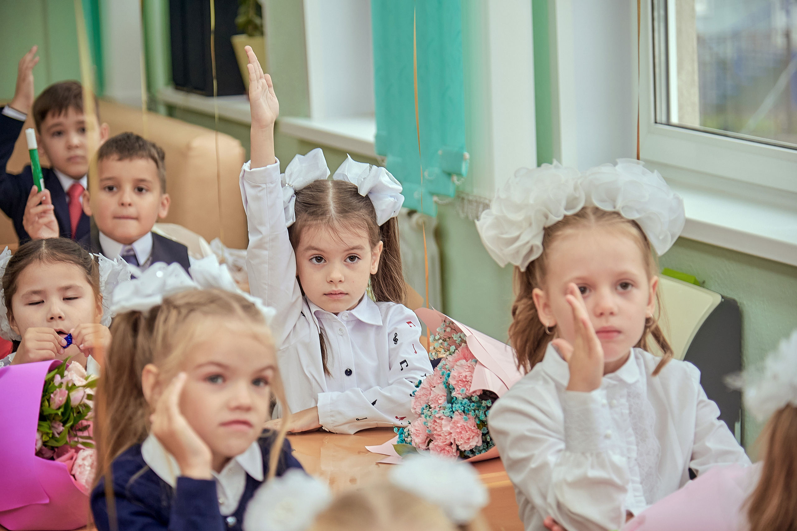 Портфолио репортажной фотосъёмки: 1 сентября в школе № 149. Фотограф Яковлев Роман — Красноярск