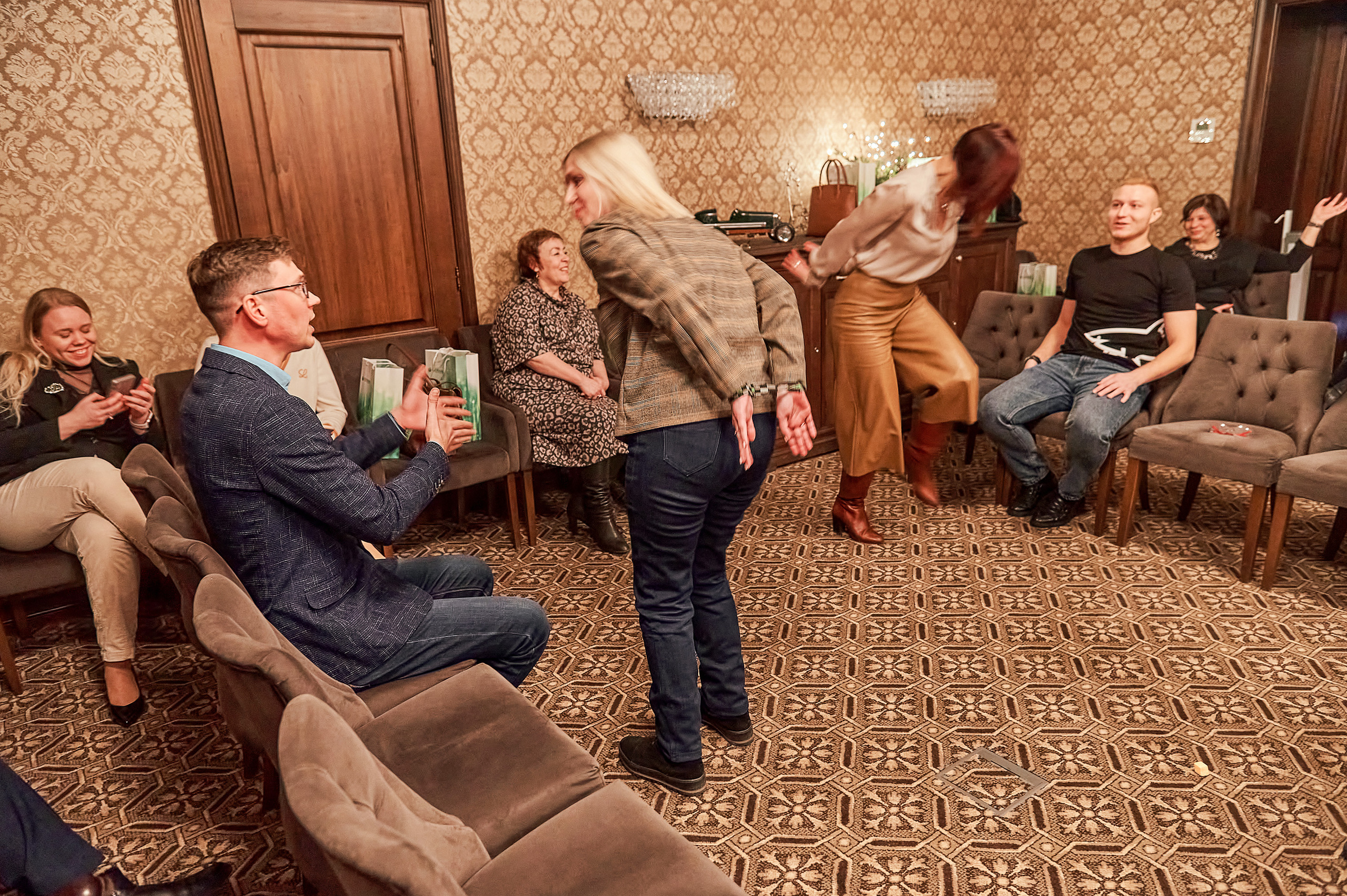 Портфолио репортажной фотосъёмки: "Сбербанк" Новый год. Фотограф Яковлев Роман — Красноярск