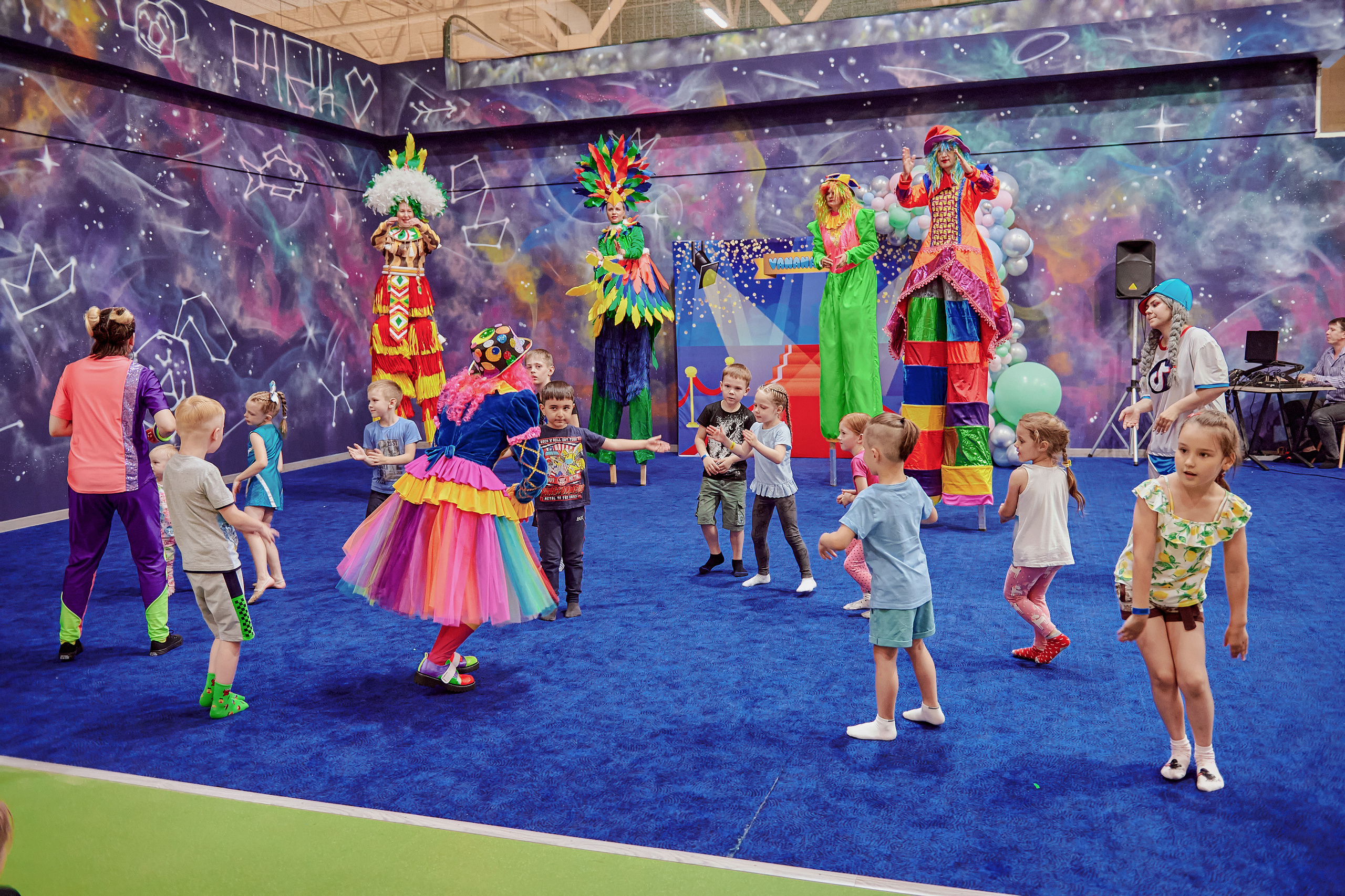 Портфолио репортажной фотосъёмки: Открытие "Vanana park". Фотограф Яковлев Роман — Красноярск