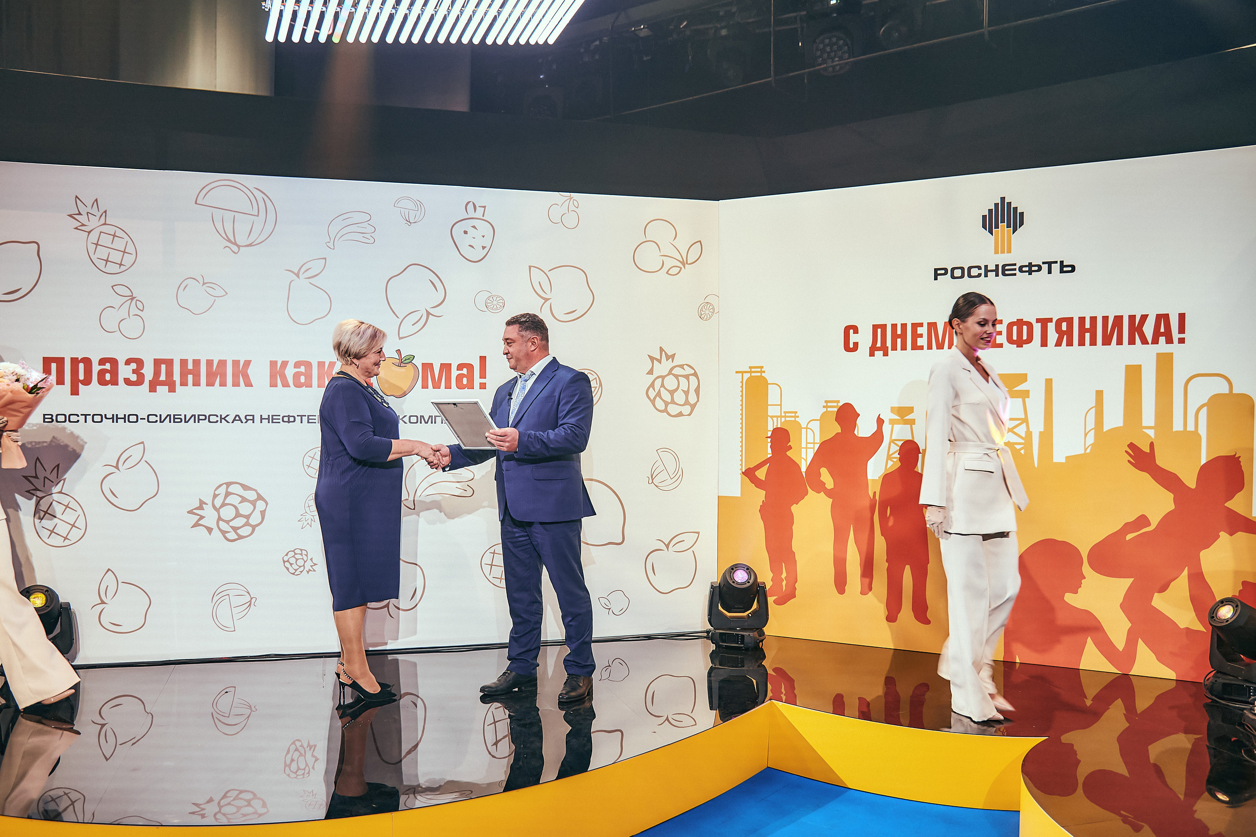 Портфолио репортажной фотосъёмки: "Роснефть" съёмка шоу для «День нефтяника». Фотограф Яковлев Роман — Красноярск