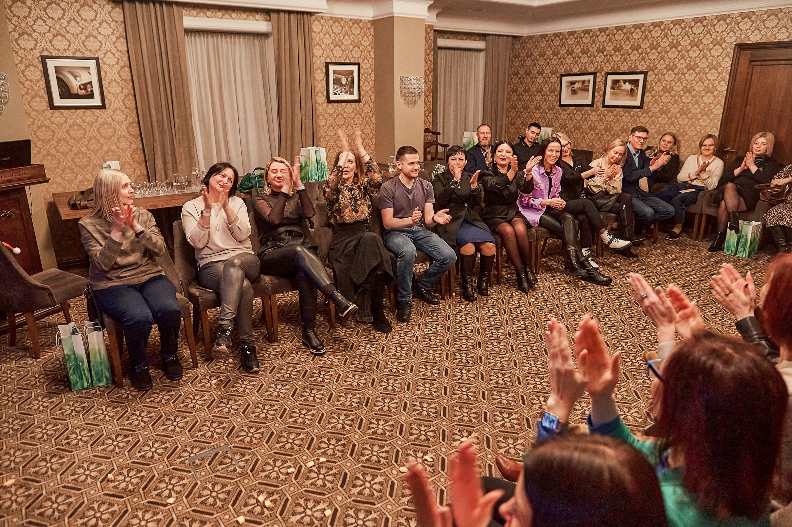 Портфолио репортажной фотосъёмки: "Сбербанк" Новый год. Фотограф Яковлев Роман — Красноярск