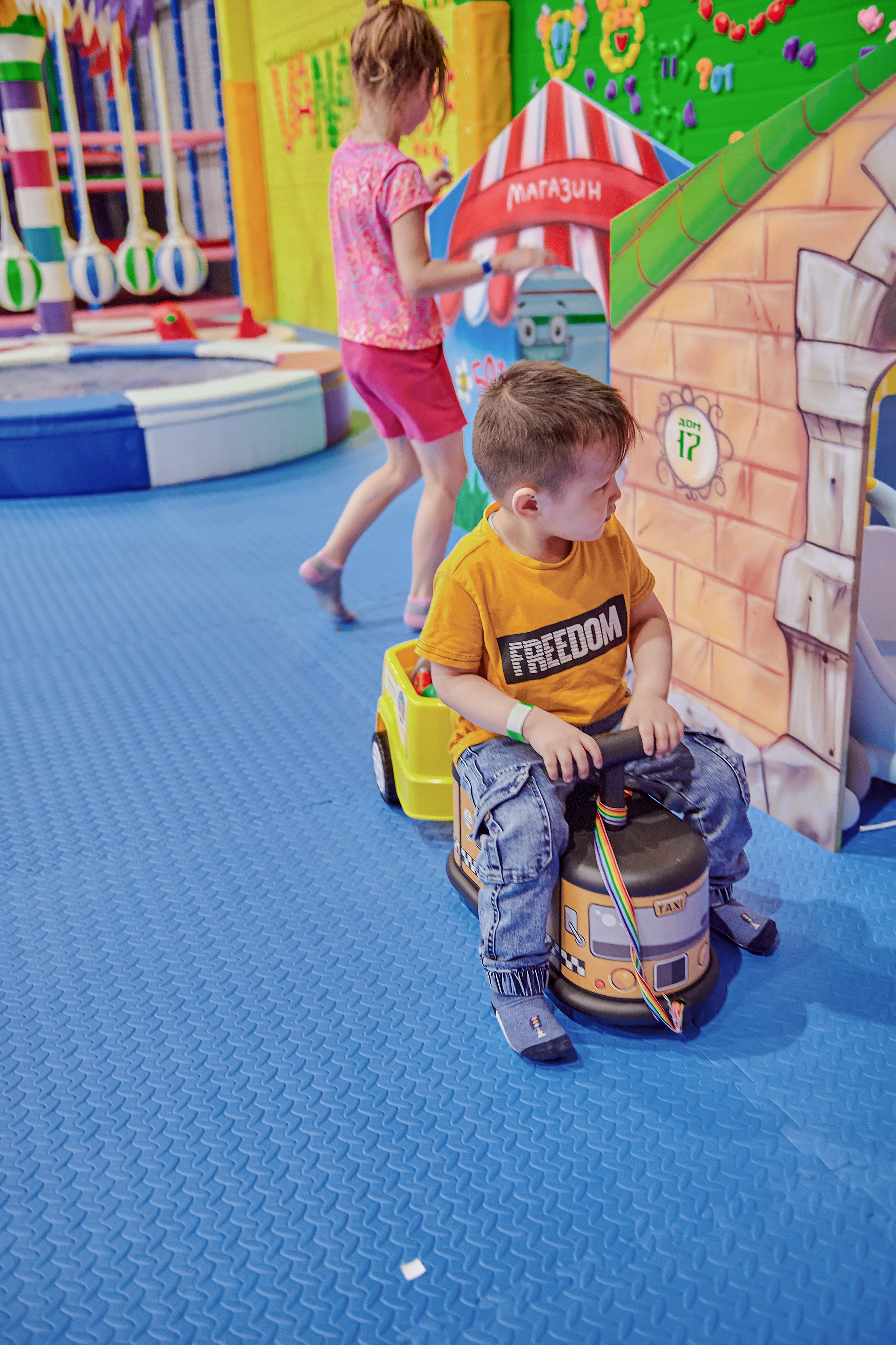 Портфолио репортажной фотосъёмки: Открытие "Vanana park". Фотограф Яковлев Роман — Красноярск