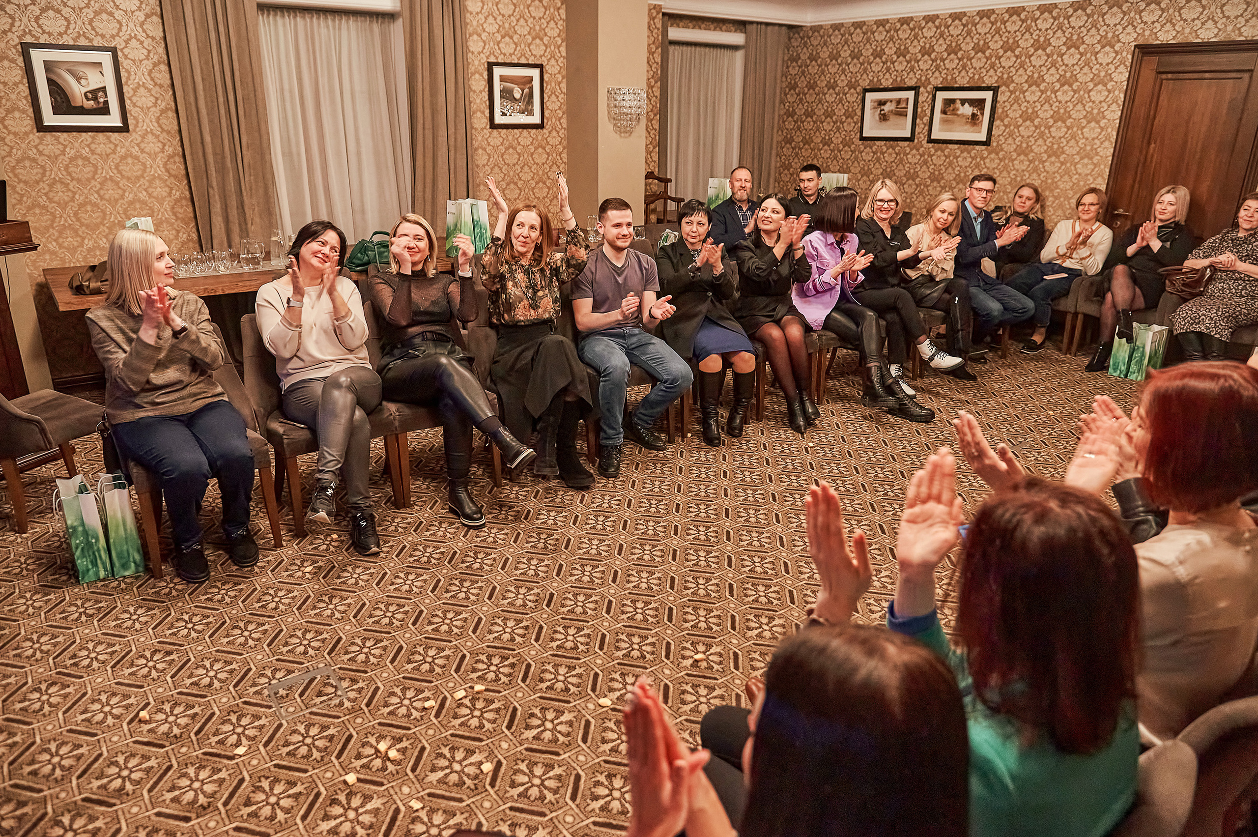 Портфолио репортажной фотосъёмки: "Сбербанк" Новый год. Фотограф Яковлев Роман — Красноярск