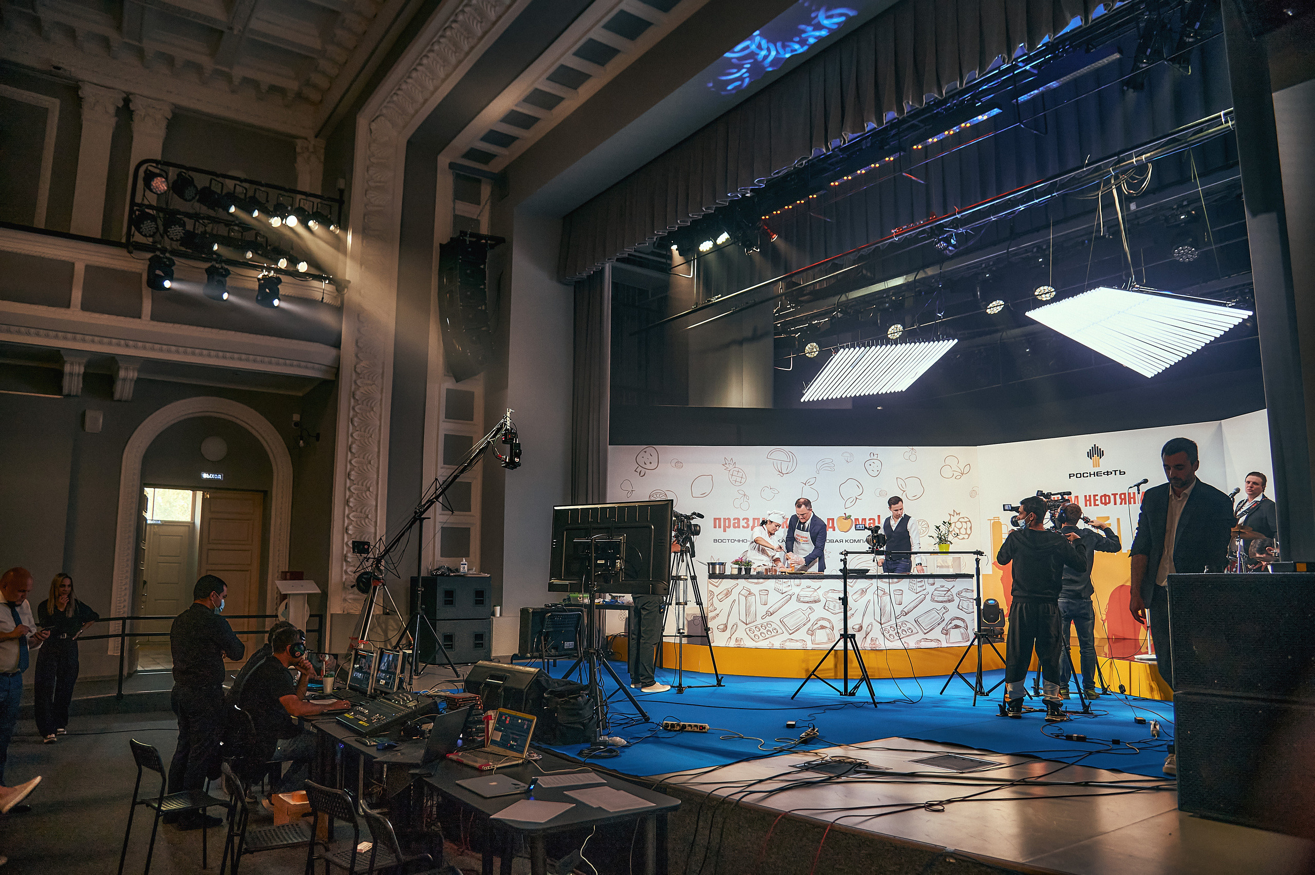 Портфолио репортажной фотосъёмки: "Роснефть" съёмка шоу для «День нефтяника». Фотограф Яковлев Роман — Красноярск
