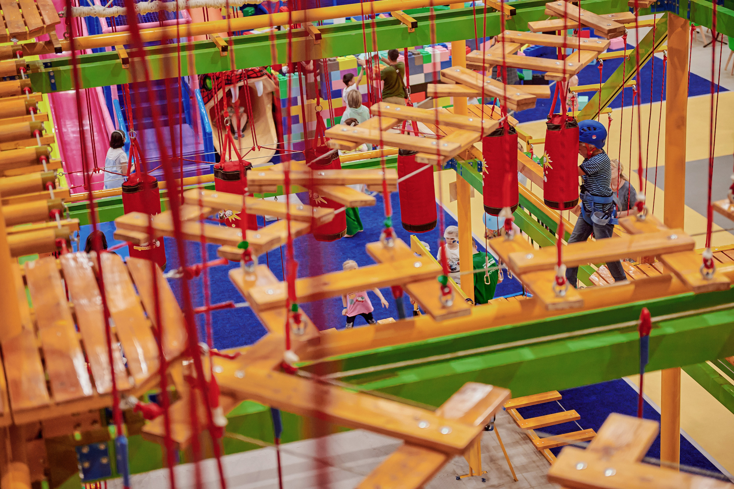 Портфолио репортажной фотосъёмки: Открытие "Vanana park". Фотограф Яковлев Роман — Красноярск