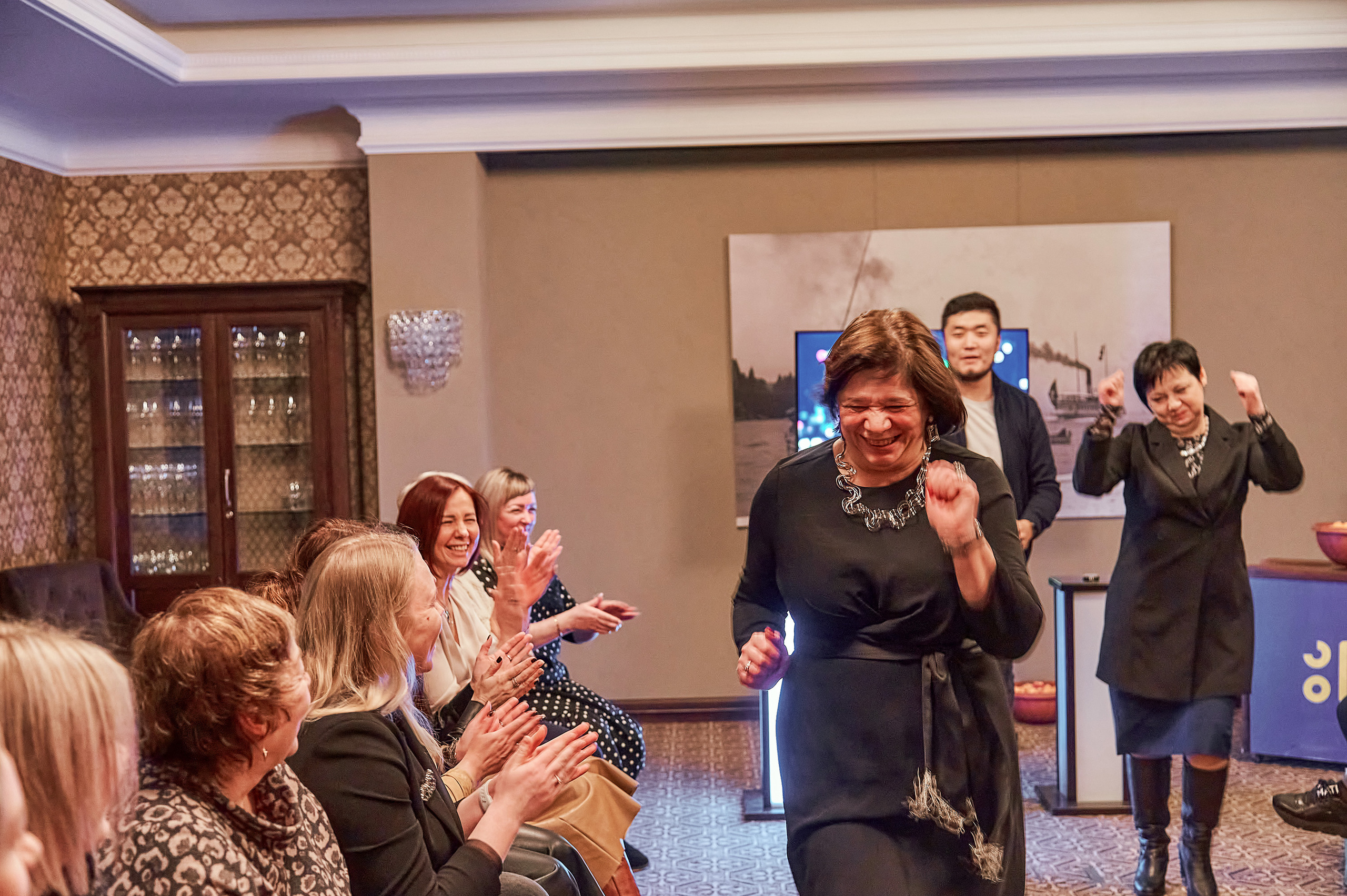 Портфолио репортажной фотосъёмки: "Сбербанк" Новый год. Фотограф Яковлев Роман — Красноярск