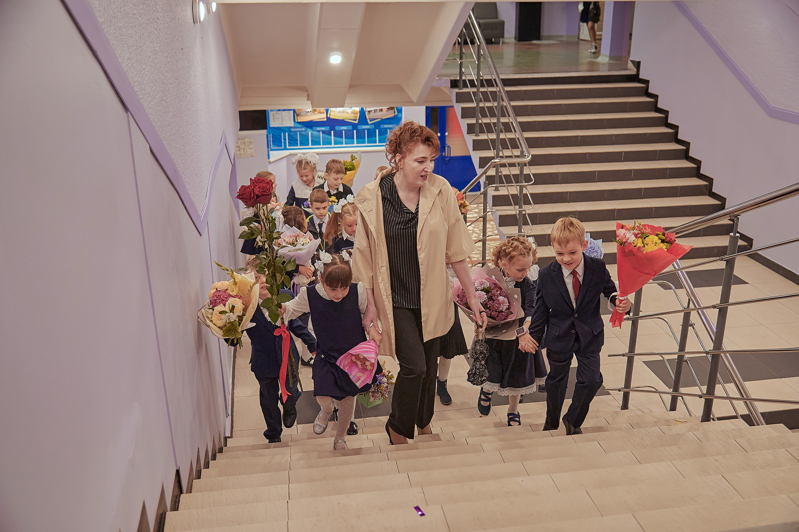 Портфолио репортажной фотосъёмки: 1 сентября в школе № 149. Фотограф Яковлев Роман — Красноярск