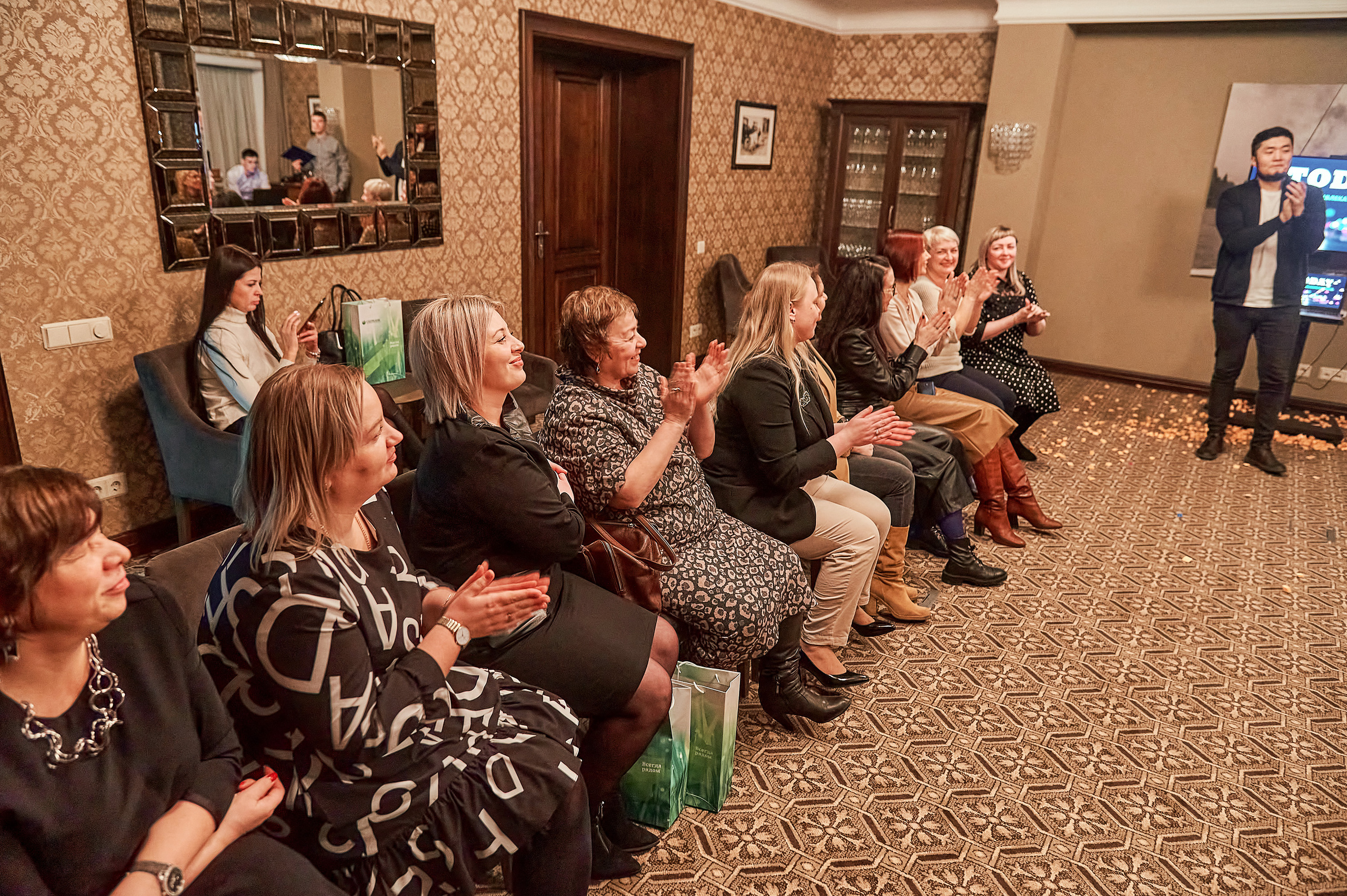 Портфолио репортажной фотосъёмки: "Сбербанк" Новый год. Фотограф Яковлев Роман — Красноярск