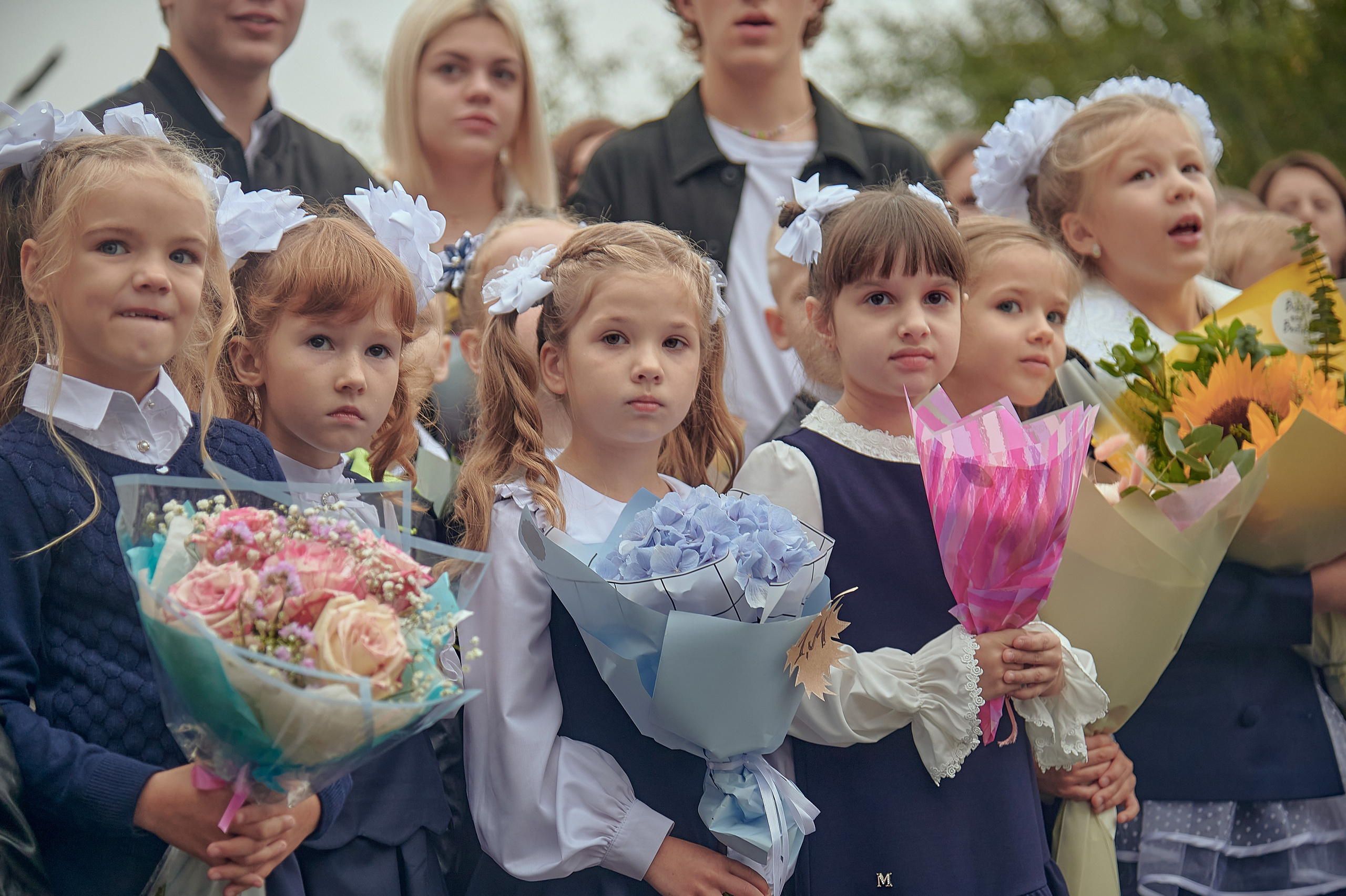 Портфолио репортажной фотосъёмки: 1 сентября в школе № 149. Фотограф Яковлев Роман — Красноярск