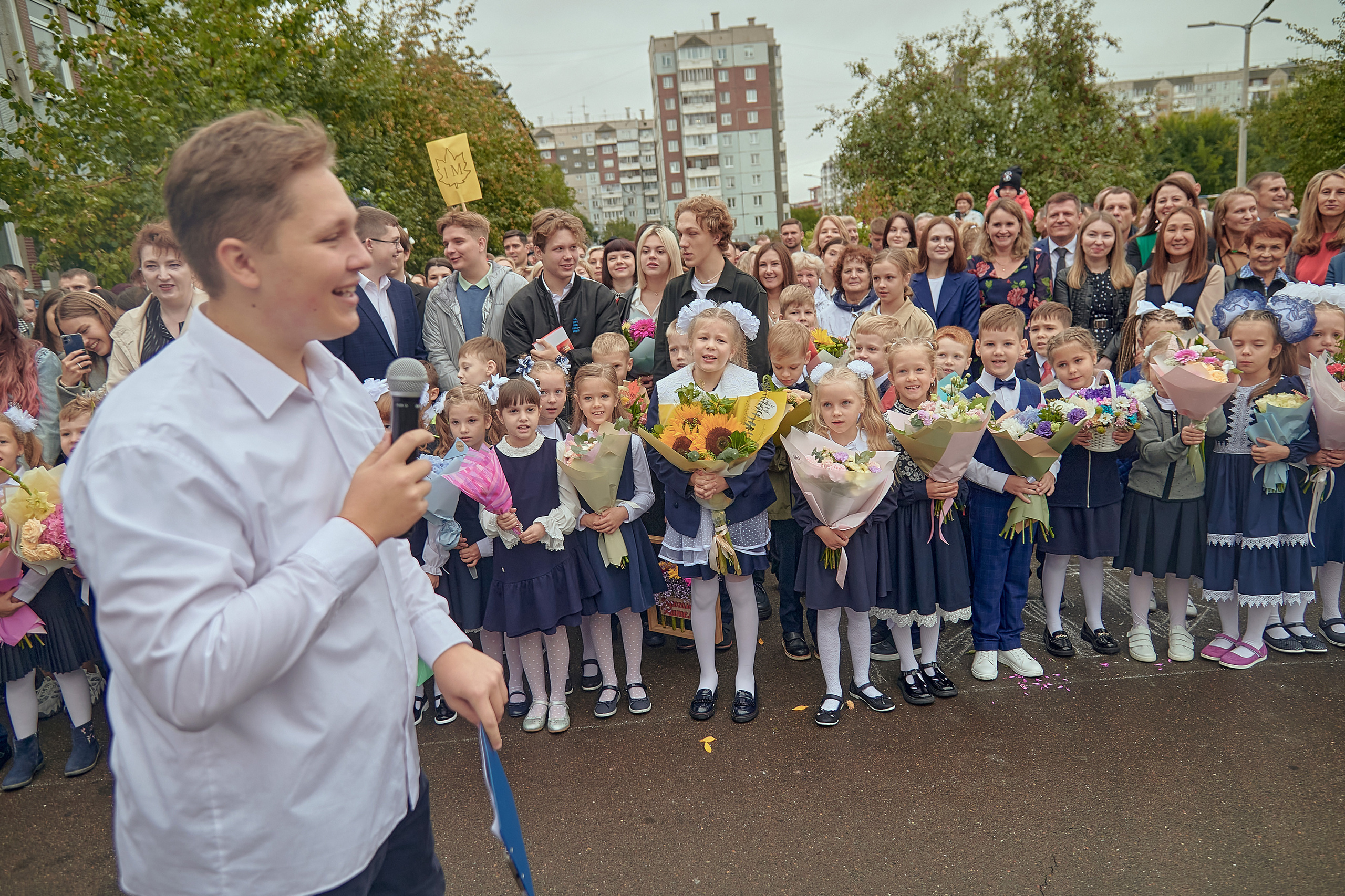 Портфолио репортажной фотосъёмки: 1 сентября в школе № 149. Фотограф Яковлев Роман — Красноярск