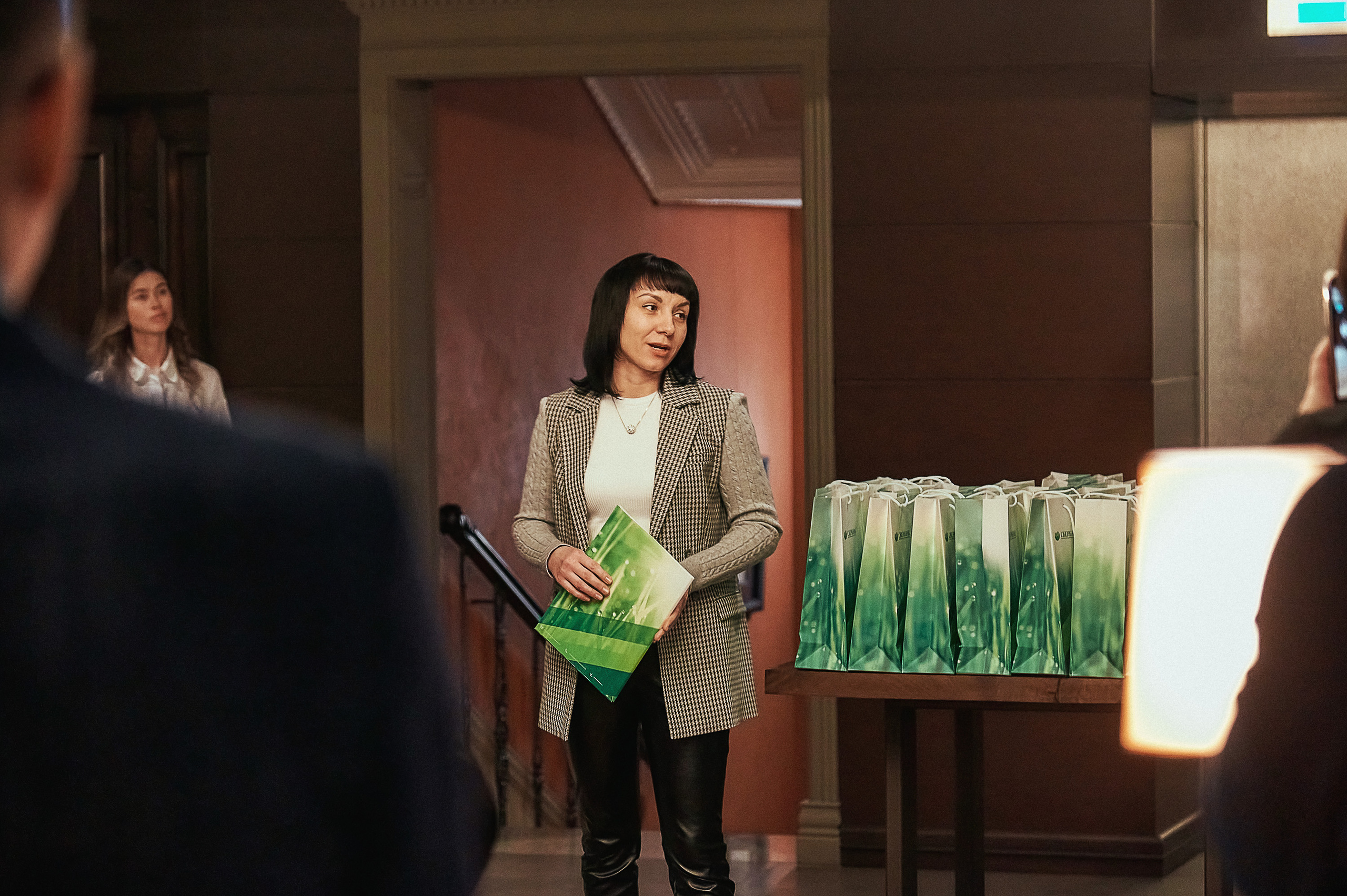 Портфолио репортажной фотосъёмки: "Сбербанк" Новый год. Фотограф Яковлев Роман — Красноярск