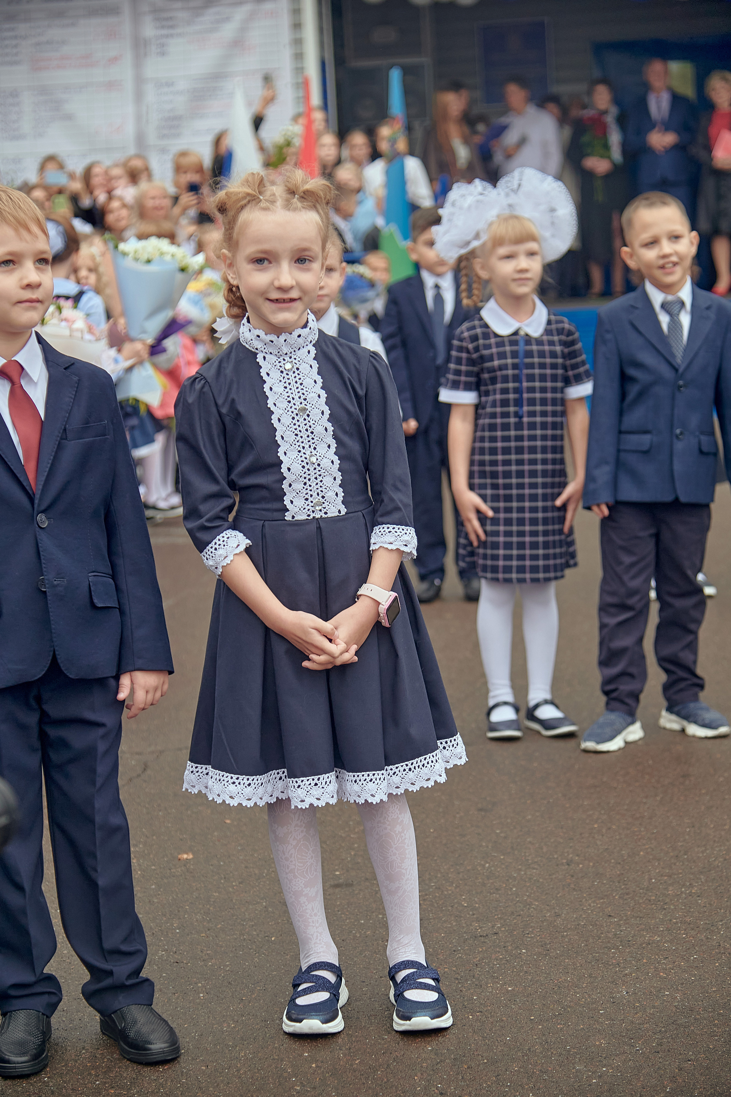 Портфолио репортажной фотосъёмки: 1 сентября в школе № 149. Фотограф Яковлев Роман — Красноярск