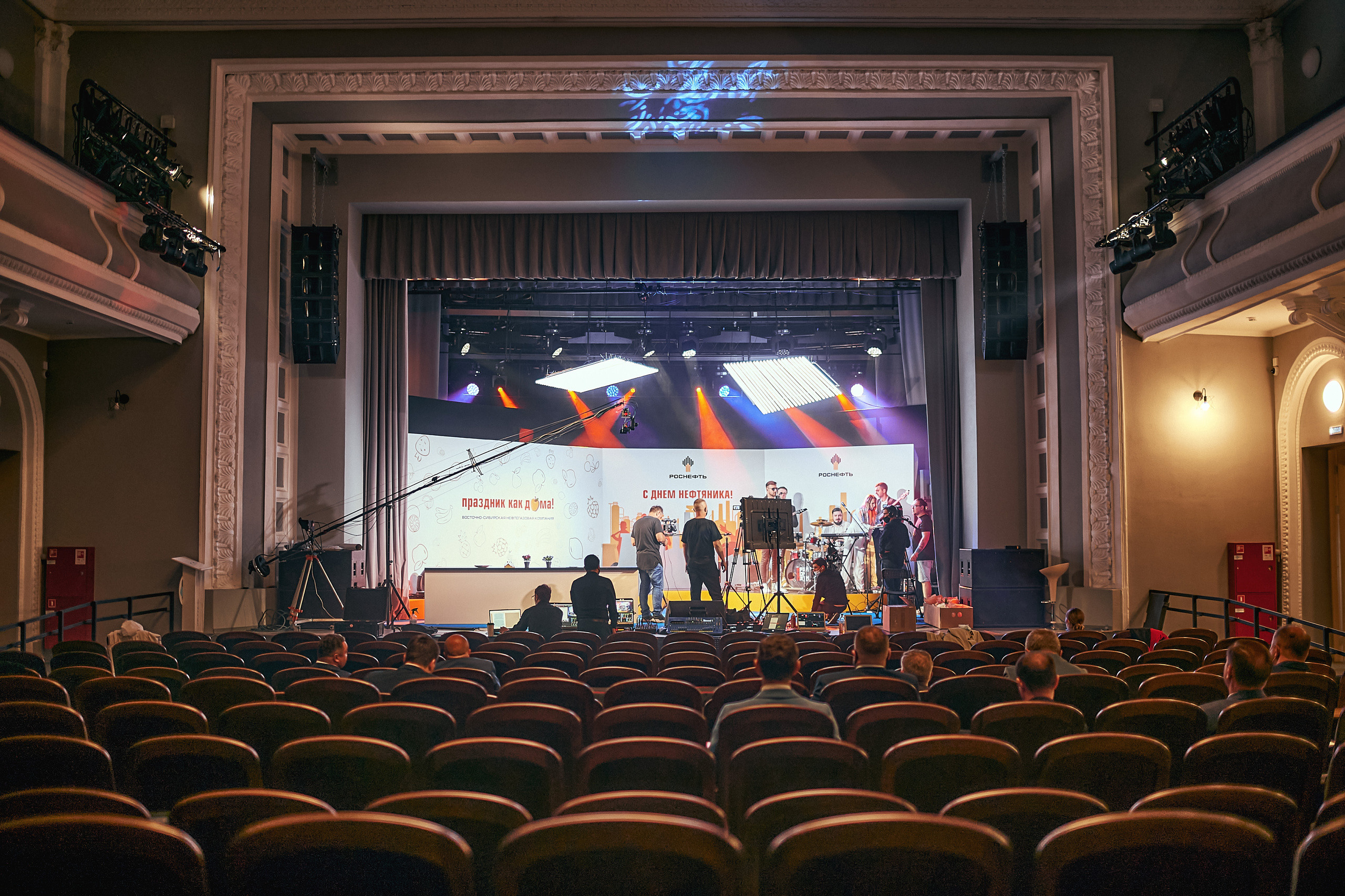 Портфолио репортажной фотосъёмки: "Роснефть" съёмка шоу для «День нефтяника». Фотограф Яковлев Роман — Красноярск